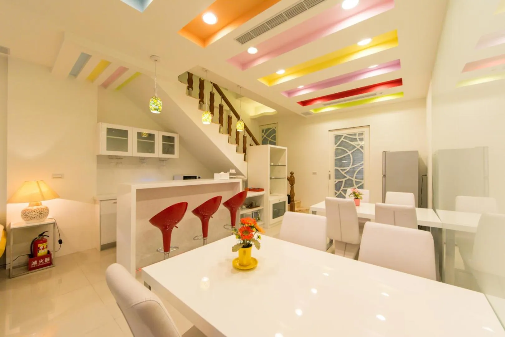 Restaurant/places to eat in 醇境民宿市區車庫停車場