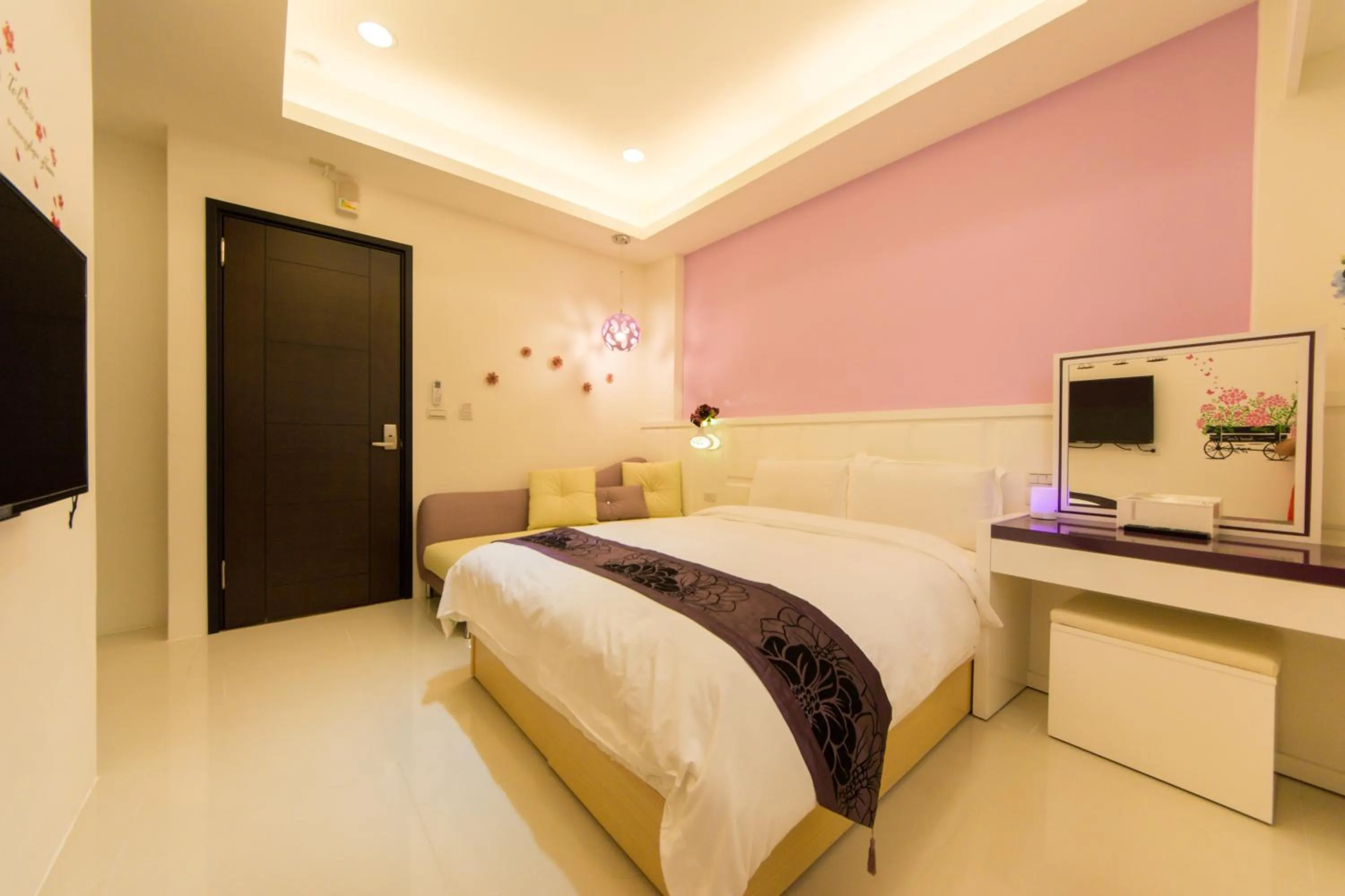 bunk bed, Bed in 醇境民宿市區車庫停車場