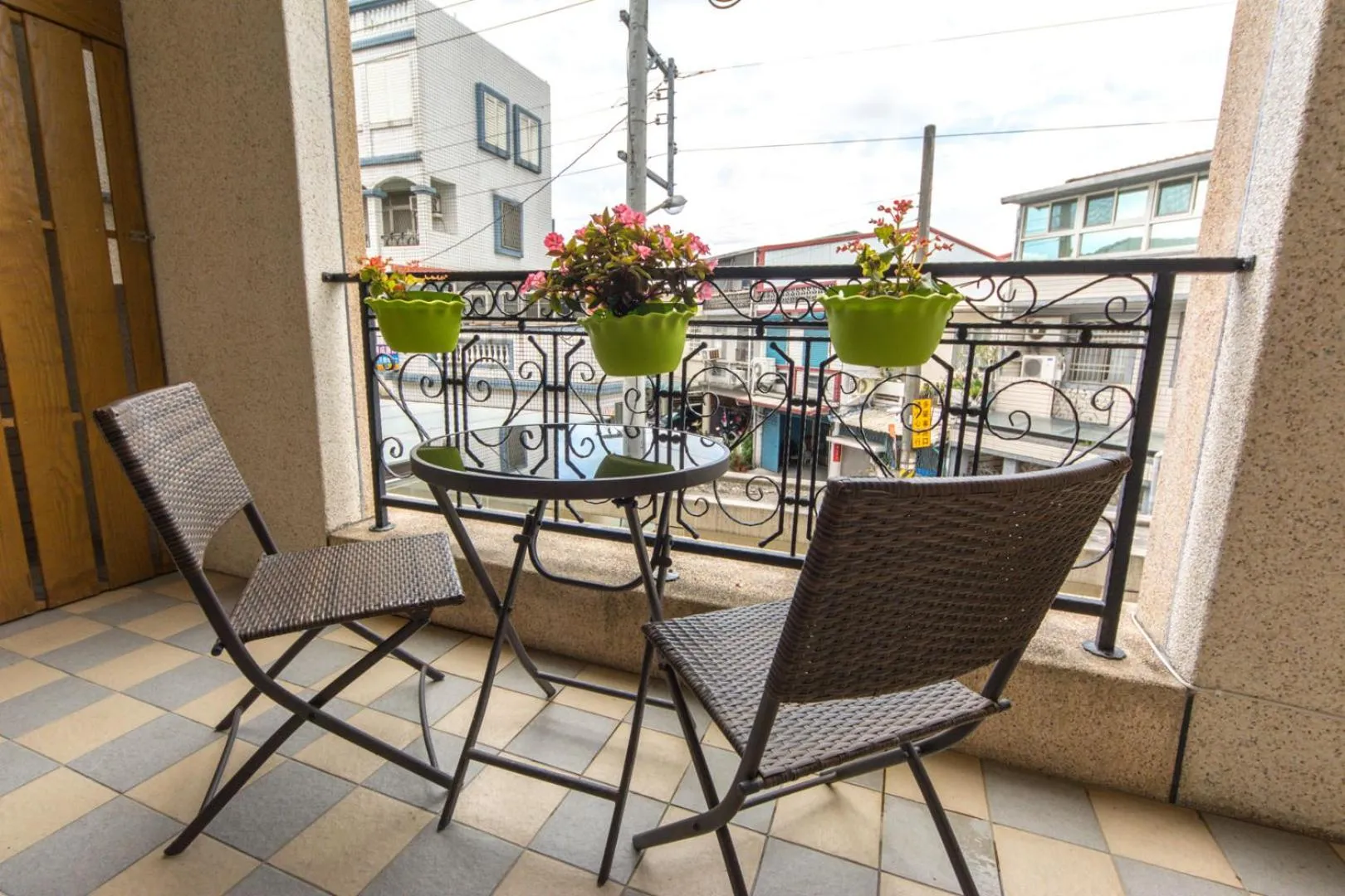 Balcony/Terrace in 醇境民宿市區車庫停車場