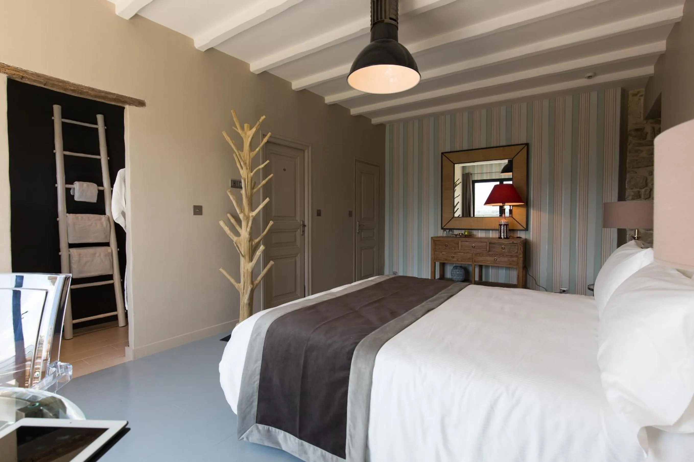 Bedroom, Bed in Hôtel La Maison de Crillon