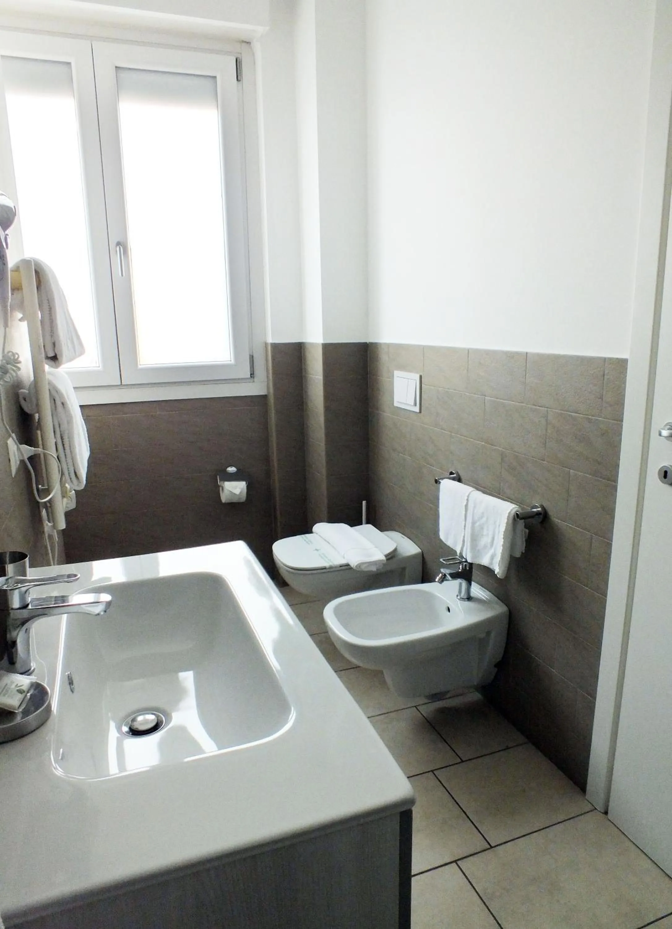 Bathroom in BB Hotels Aparthotel Visconti