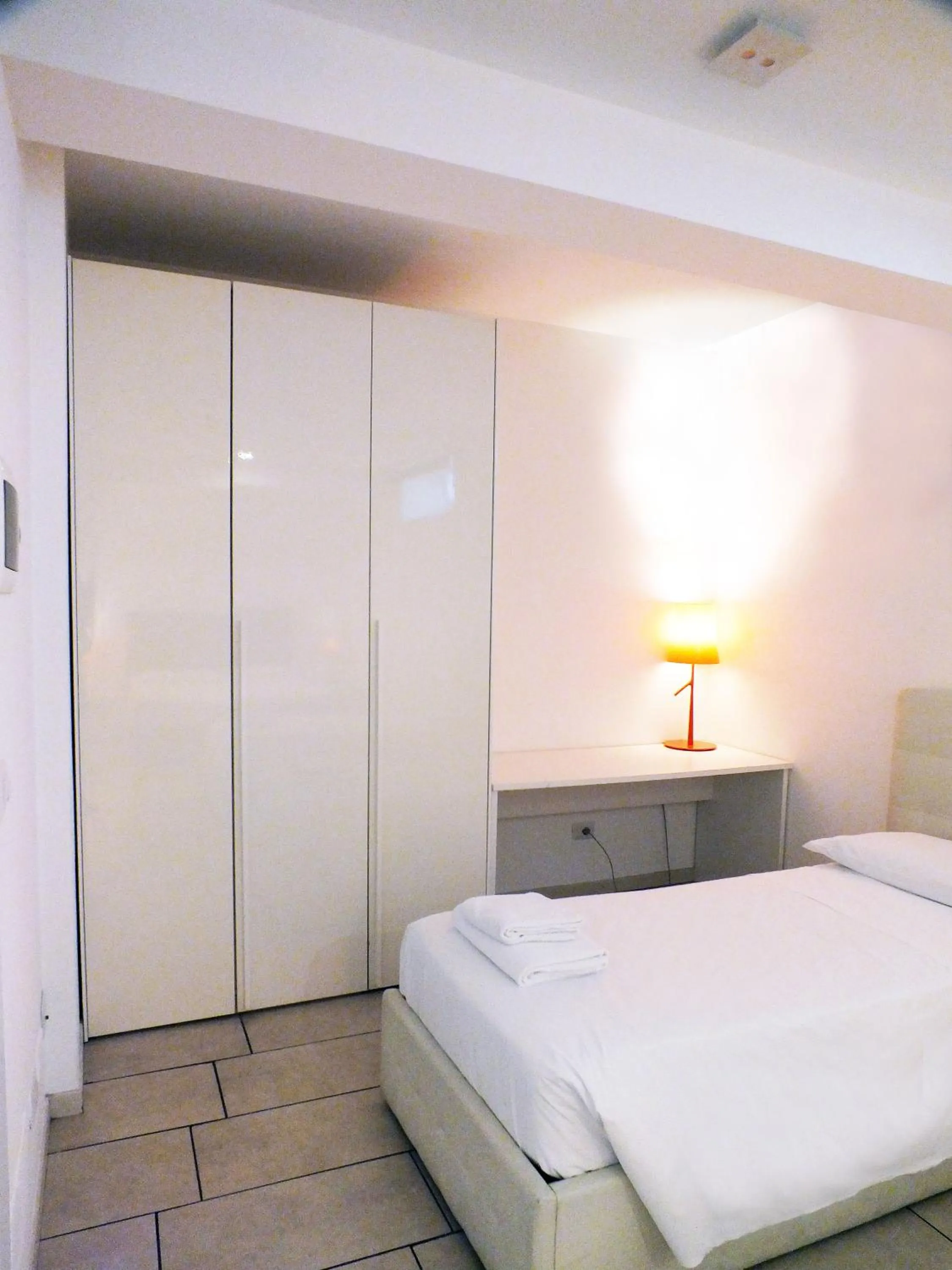 Bed in BB Hotels Aparthotel Visconti