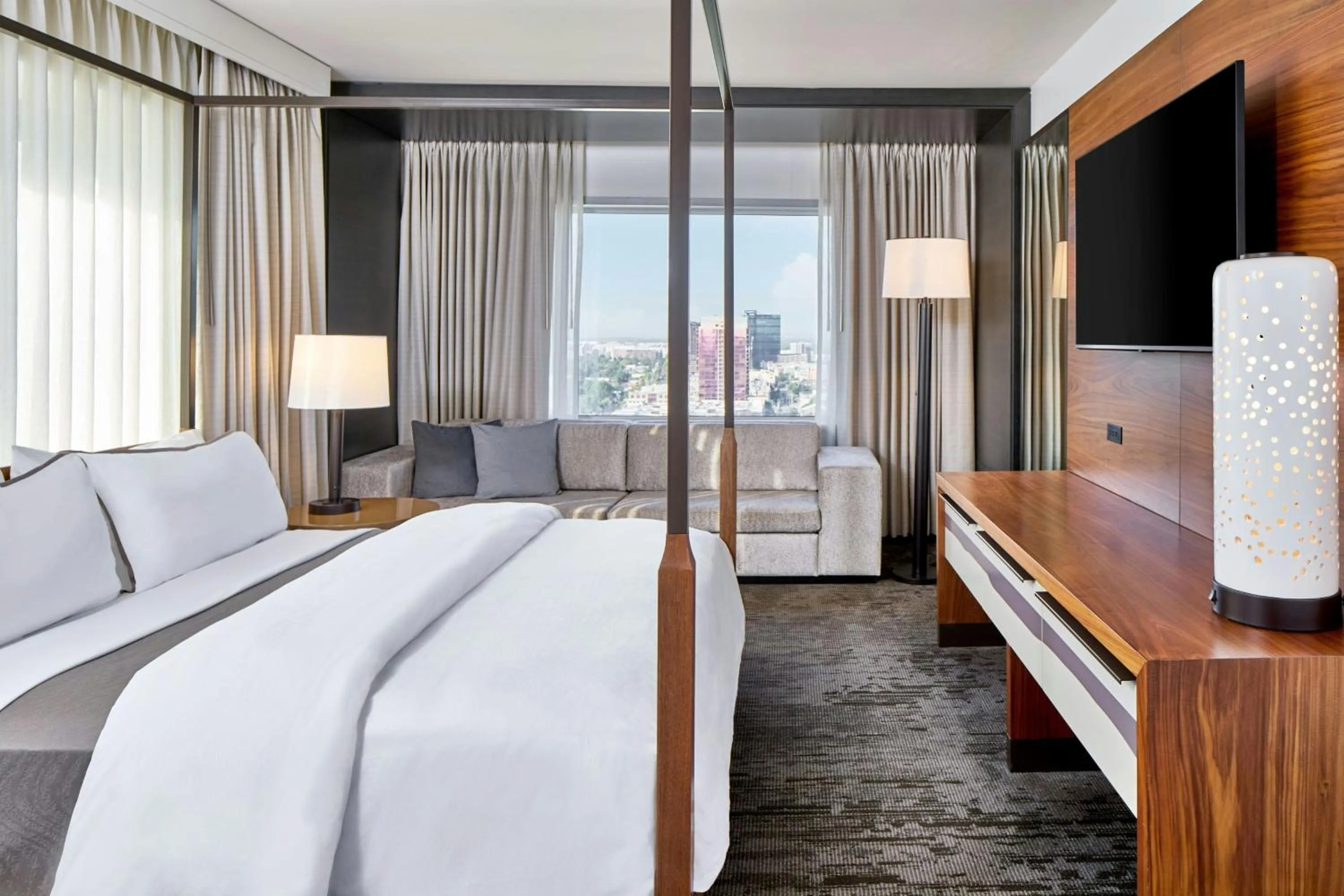 Photo of the whole room, Bed in The Westin Charlotte