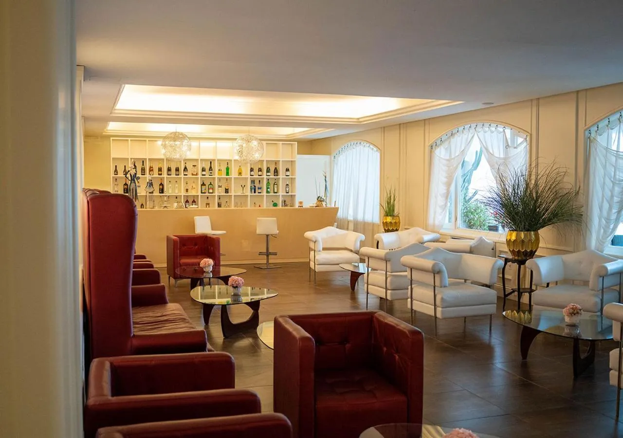 Lounge or bar in Hotel Meridiana