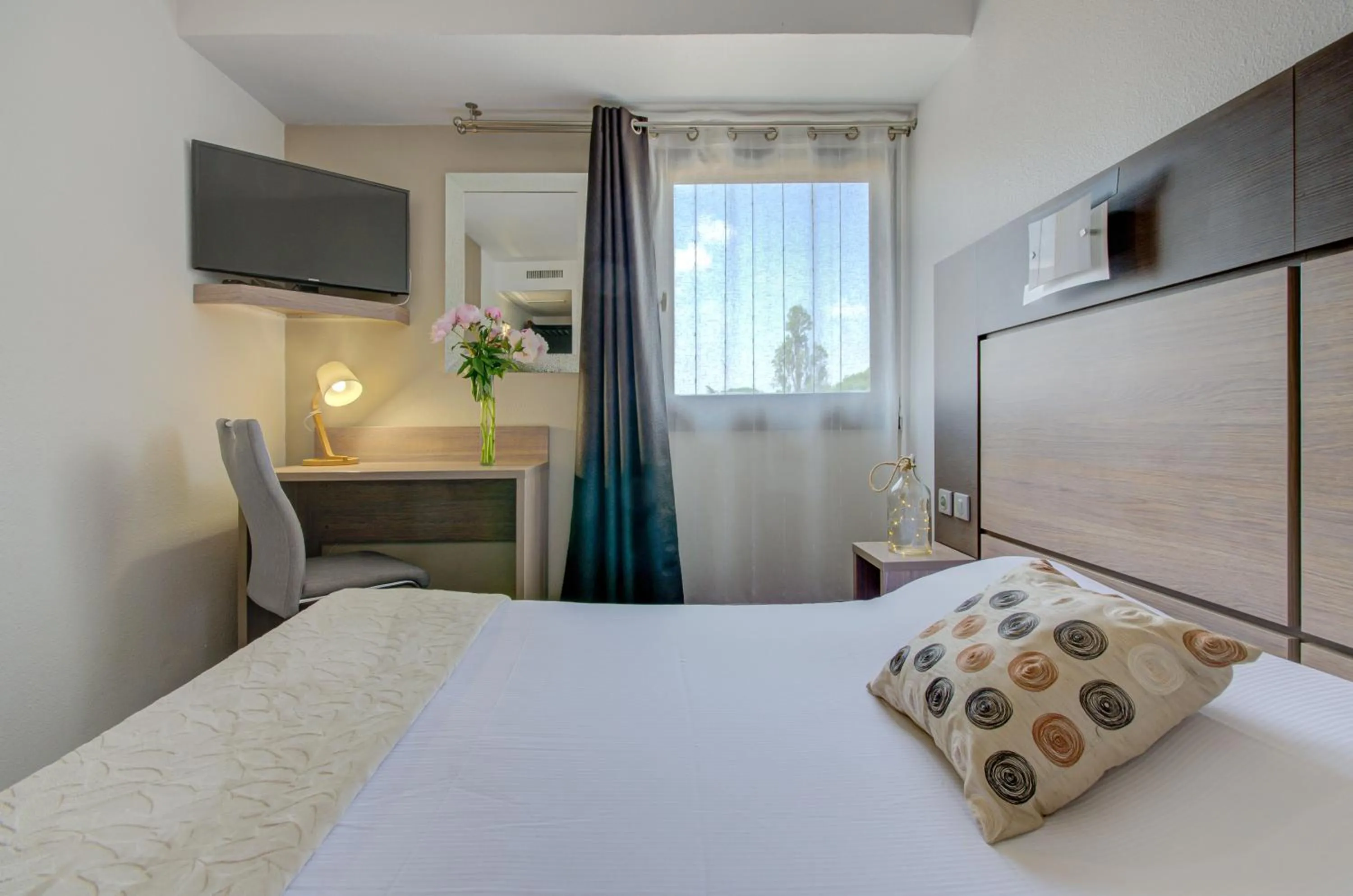 Bedroom, Bed in Eurotel Parc Expo Airport Montpellier