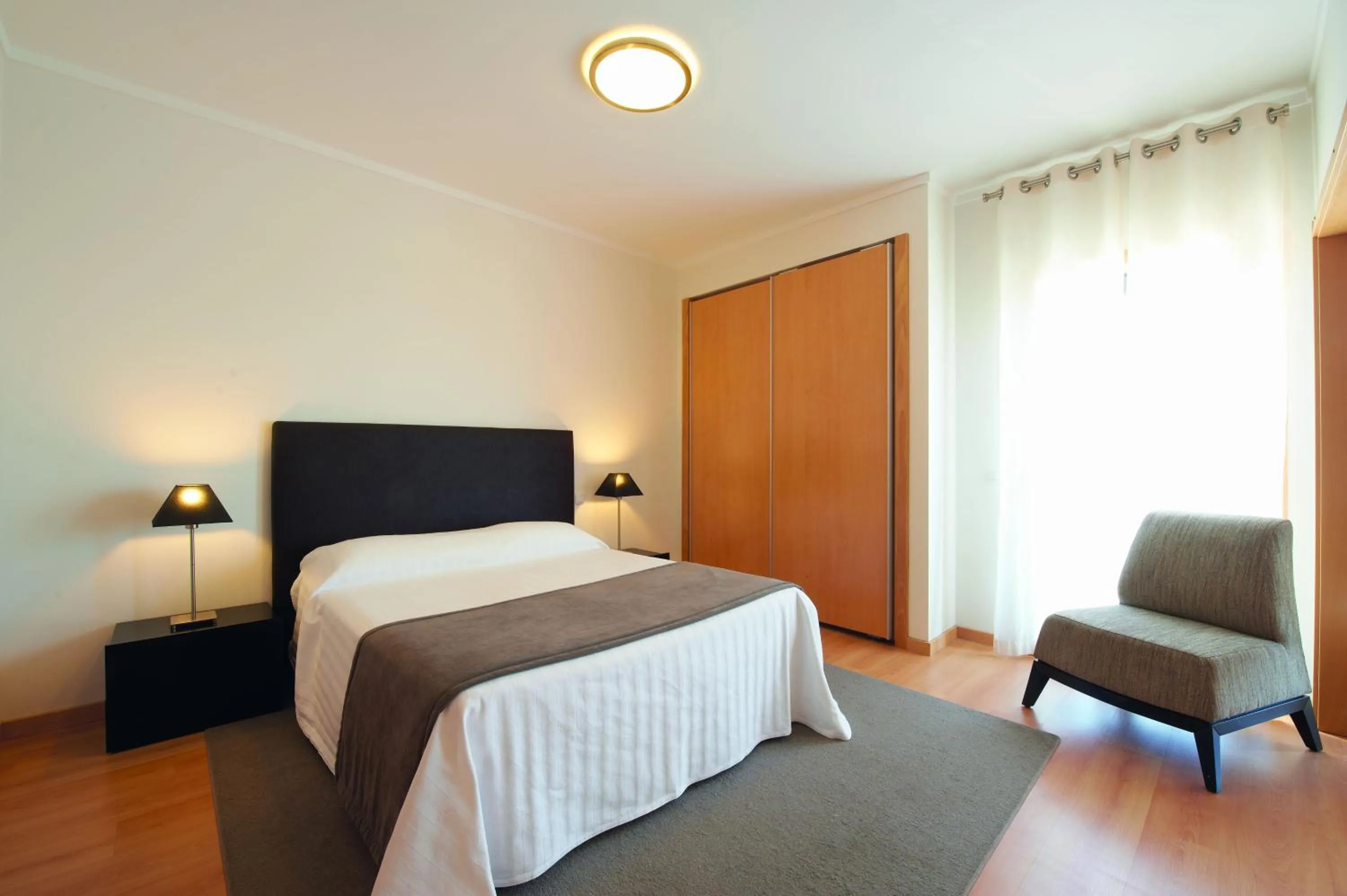 Bedroom, Bed in Real Marina Residence