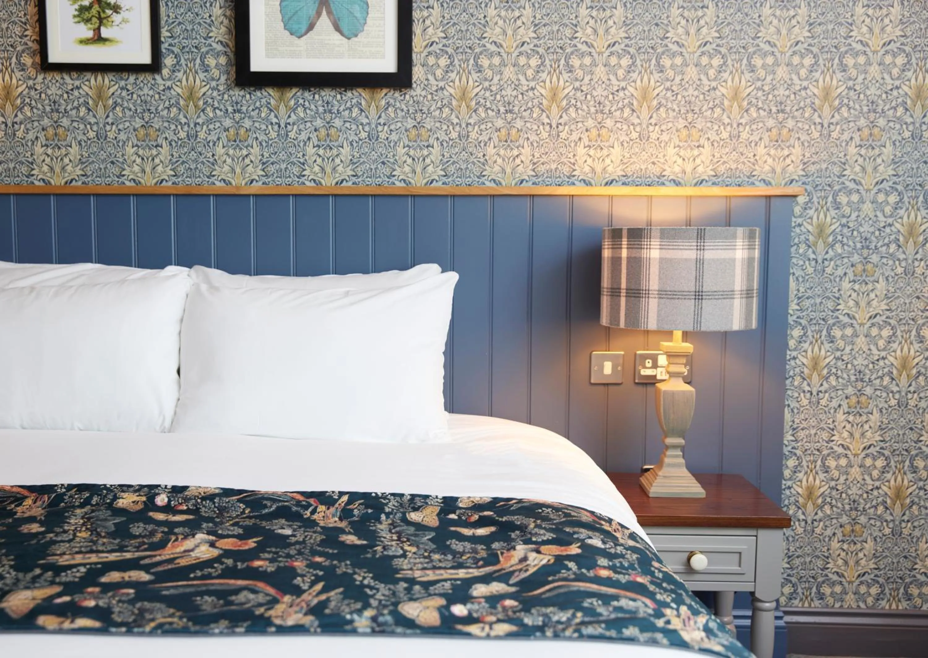 Bed in Rose Revived by Chef & Brewer Collection