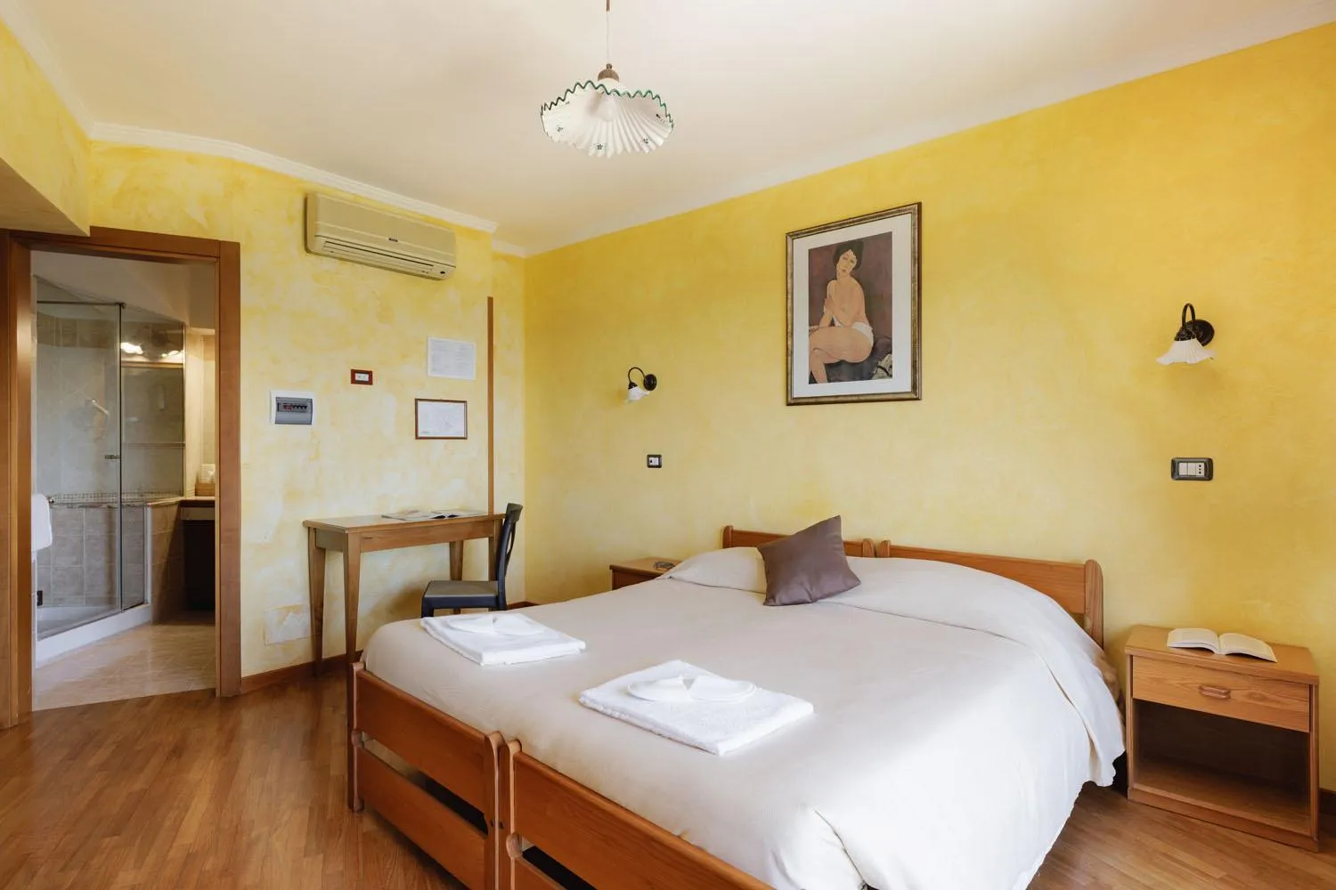 Photo of the whole room, Bed in Hotel Internazionale