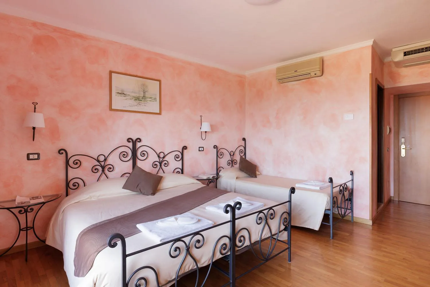 Bed in Hotel Internazionale