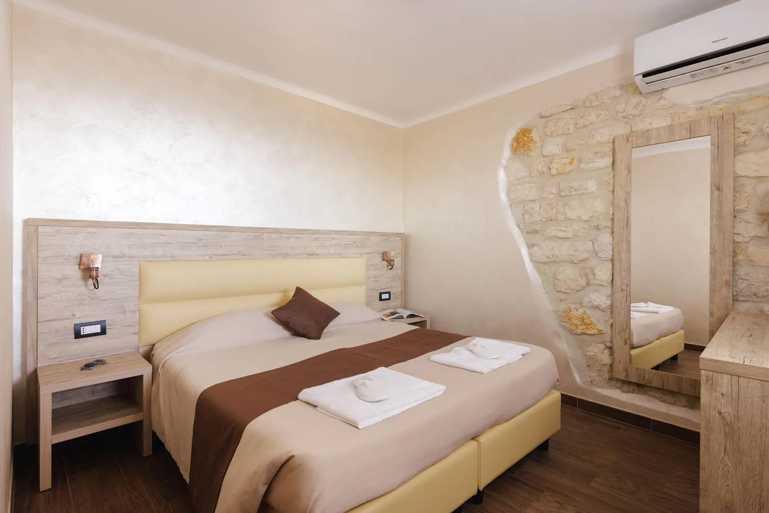 Photo of the whole room, Bed in Hotel Internazionale