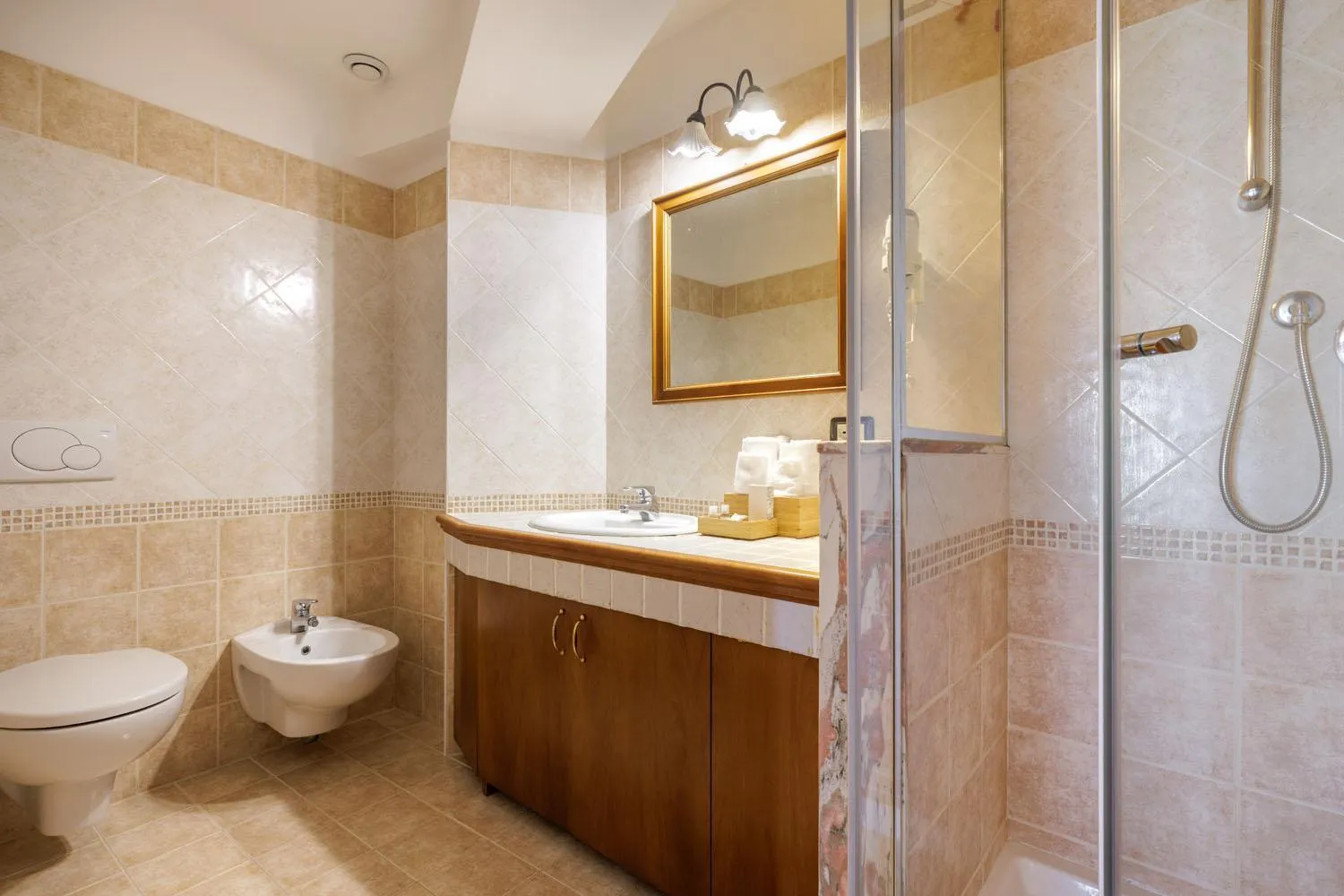 Bathroom in Hotel Internazionale