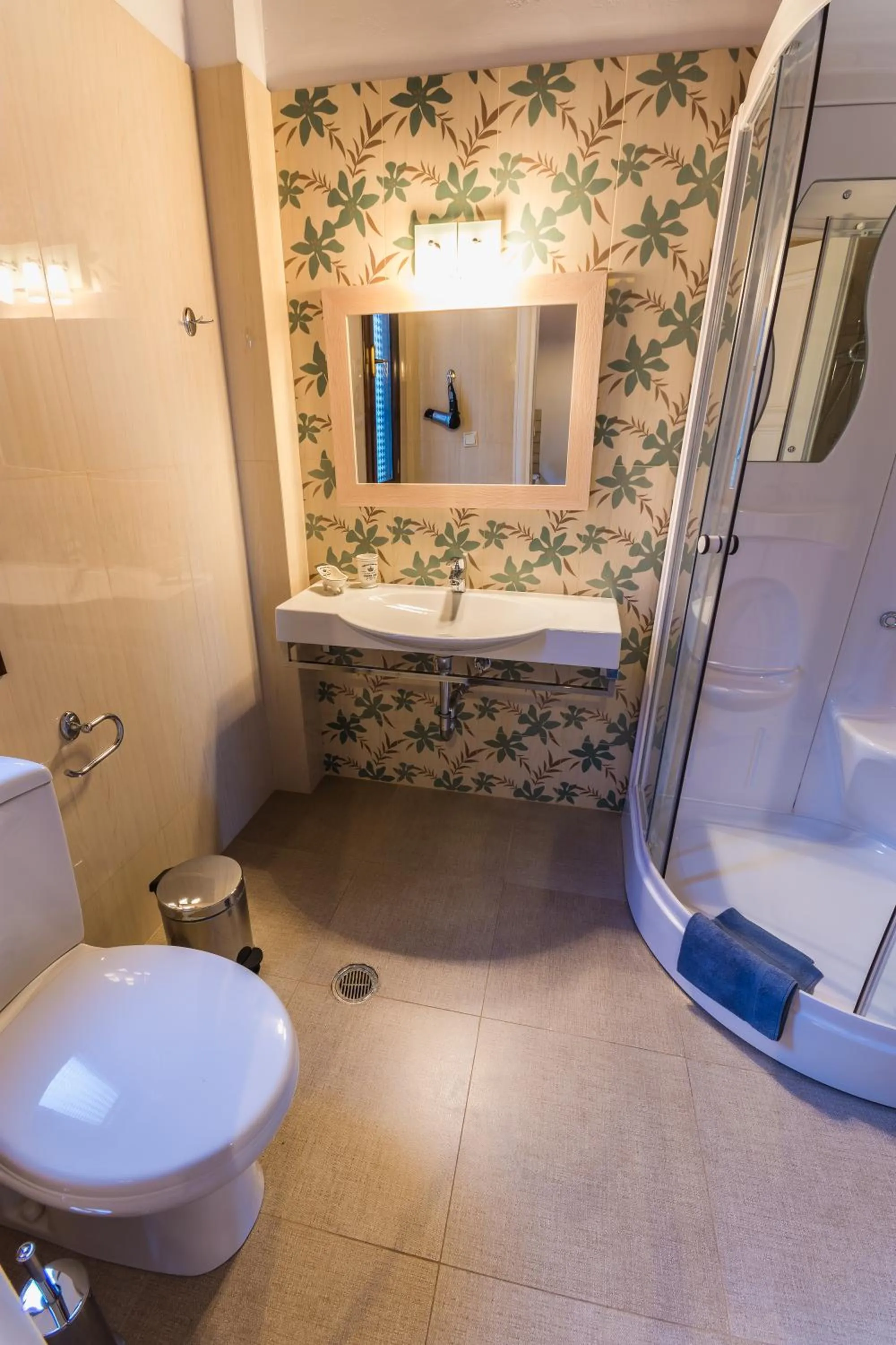 Shower in Ilaeira Mountain Resort