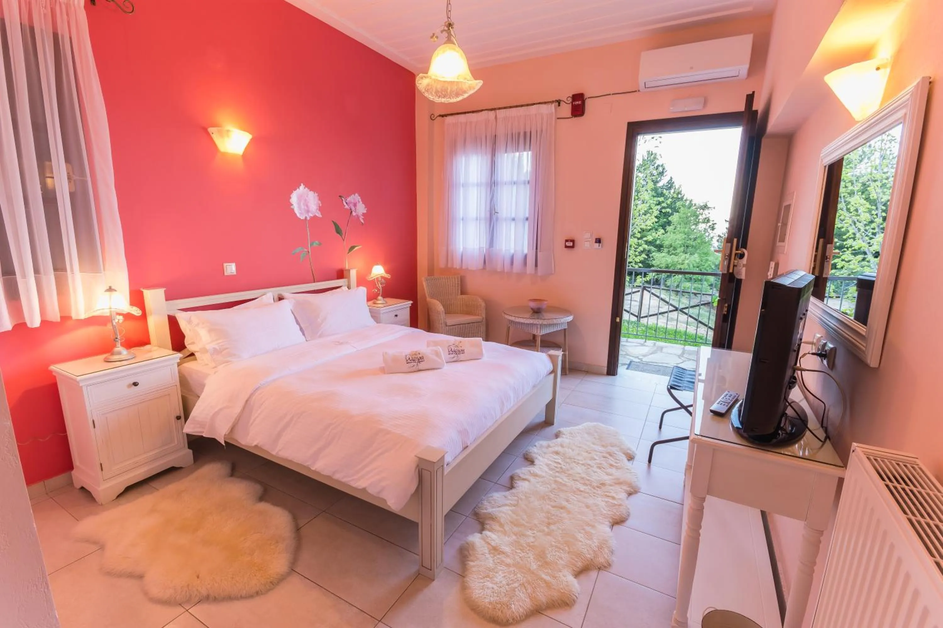 Photo of the whole room, Bed in Ilaeira Mountain Resort
