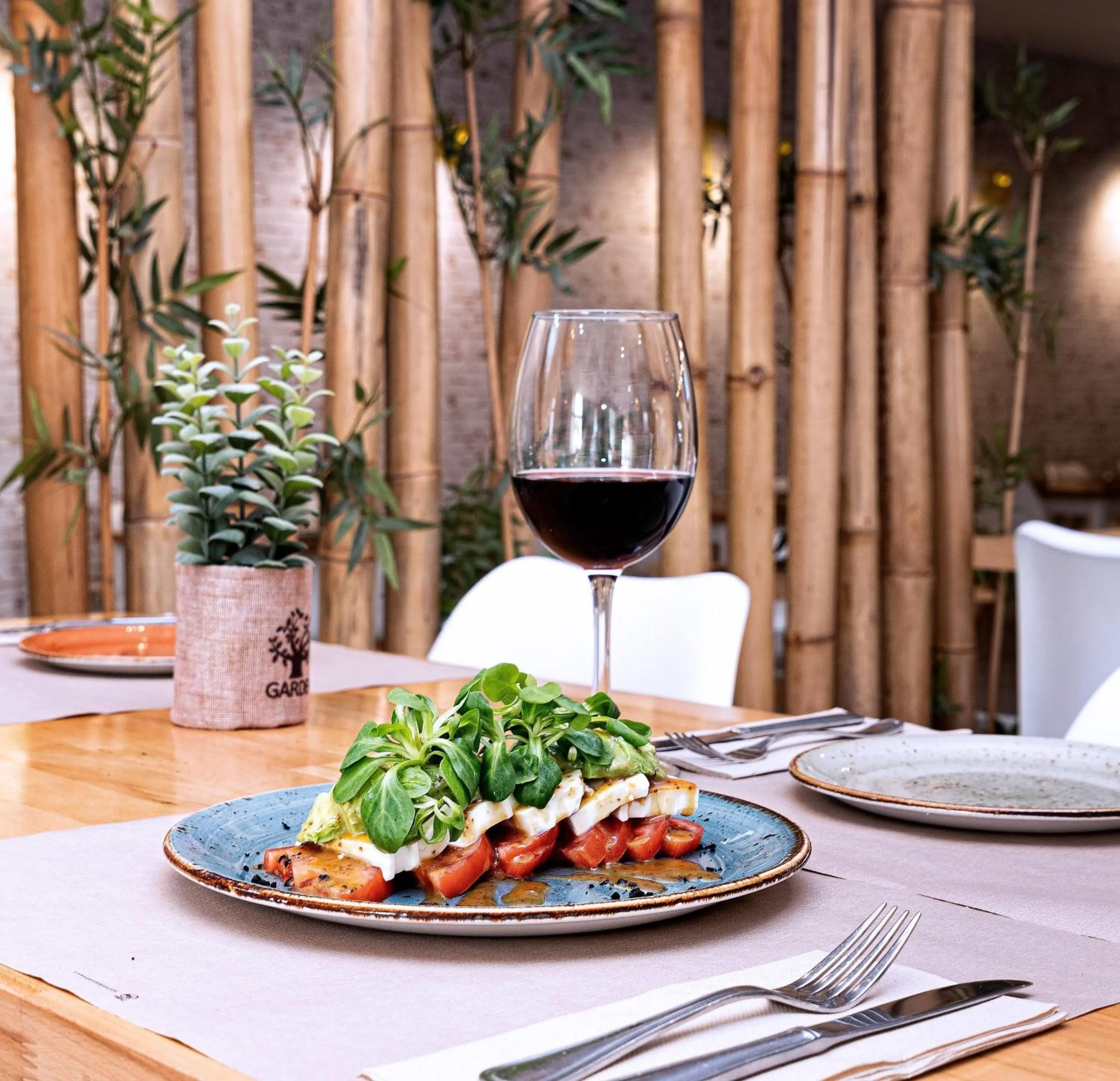 Restaurant/places to eat in Hotel Melilla Puerto, Affiliated by Meliá