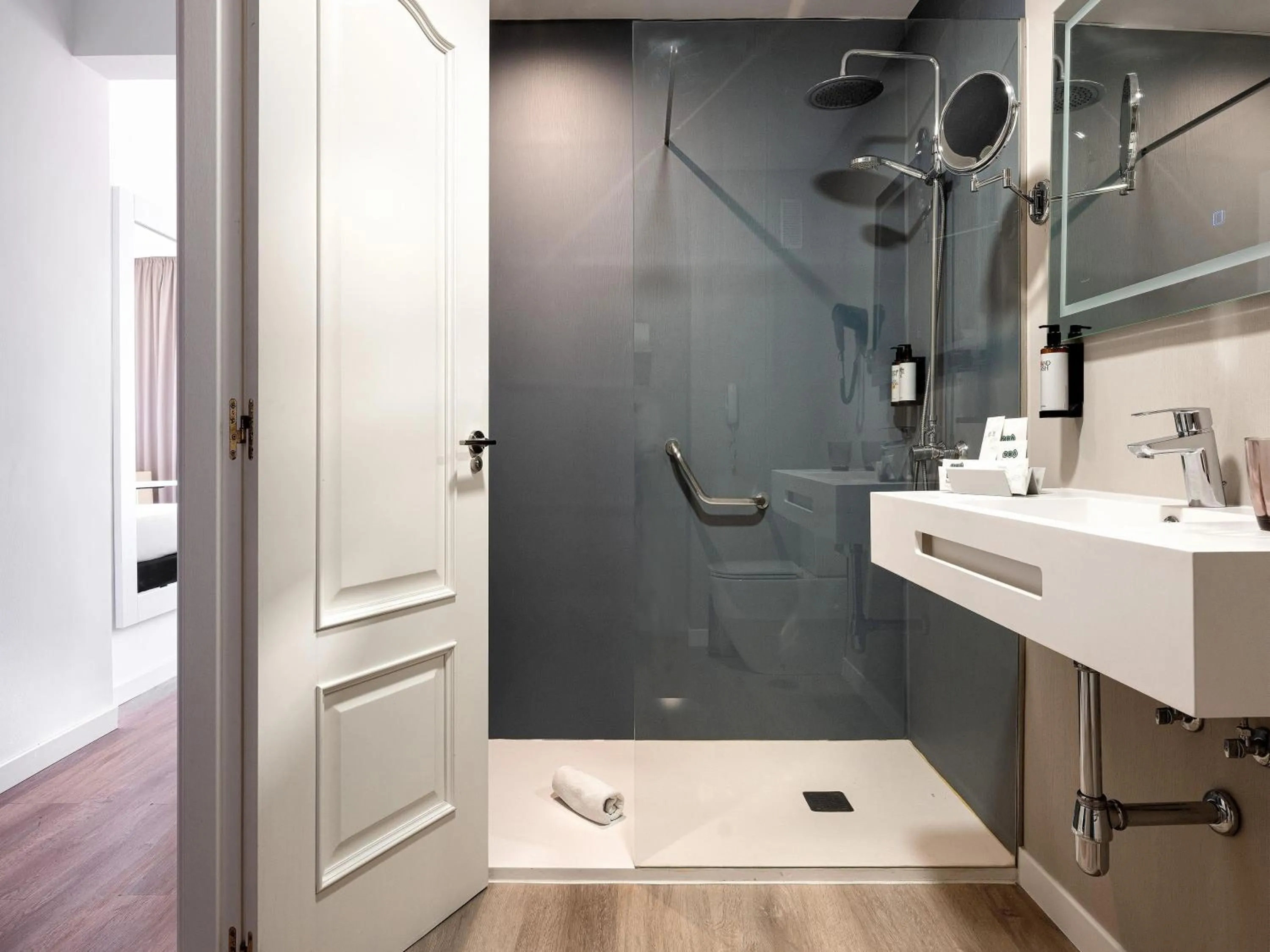 Bedroom in Hotel Melilla Puerto, Affiliated by Meliá