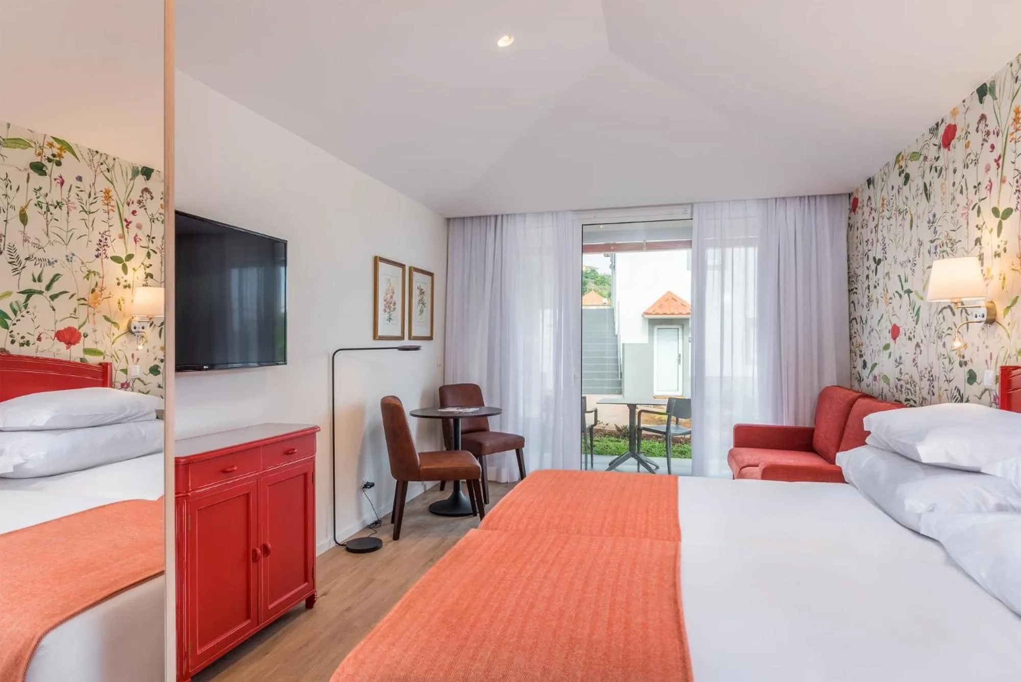 Bedroom, Bed in Pestana Quinta do Arco Nature & Rose Garden Hotel