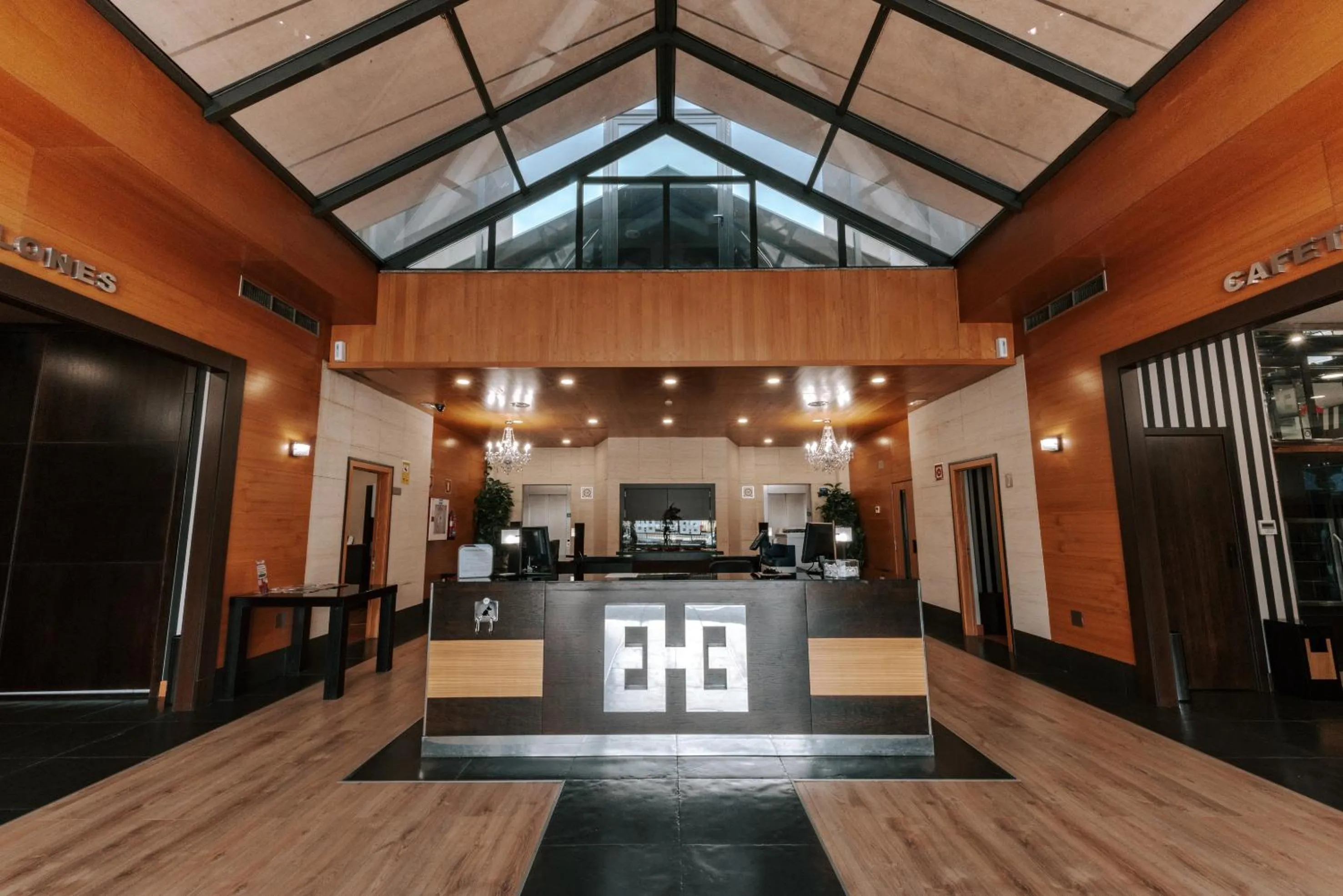 Zenit Aparthotel Hall 88