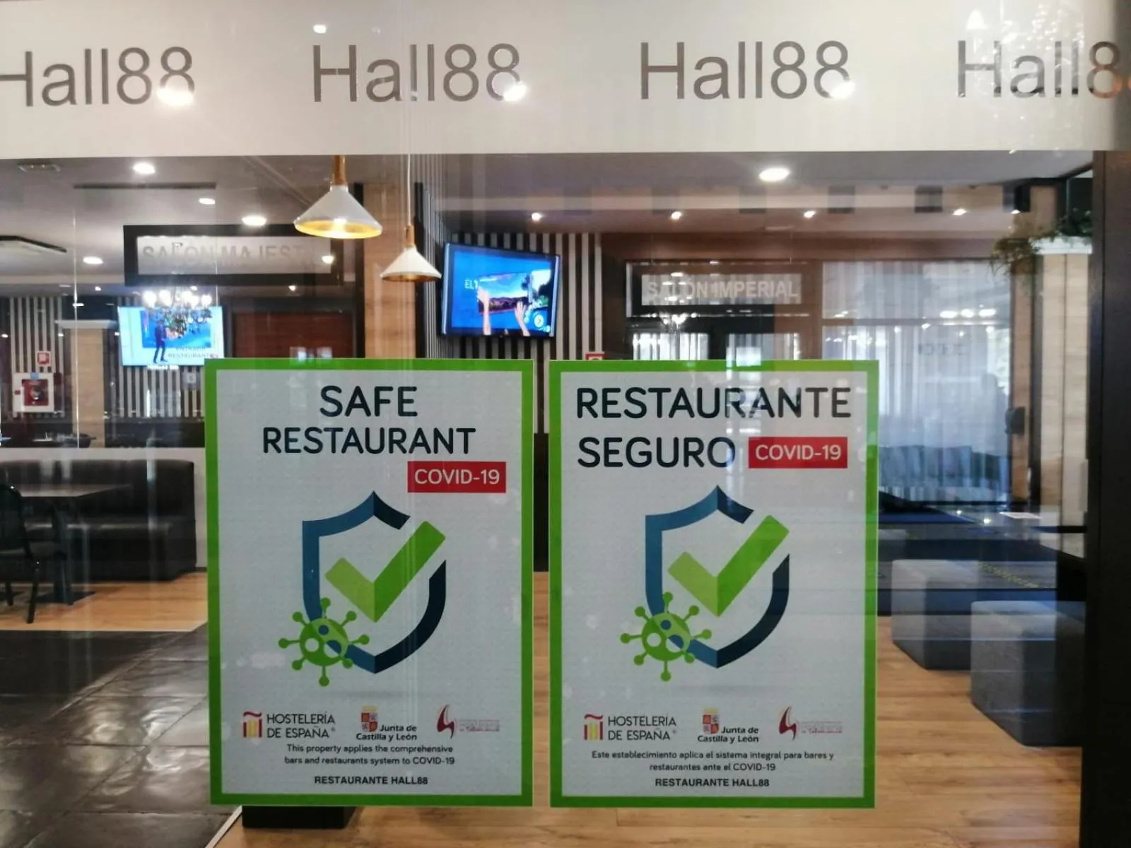 Logo/Certificate/Sign in Zenit Aparthotel Hall 88