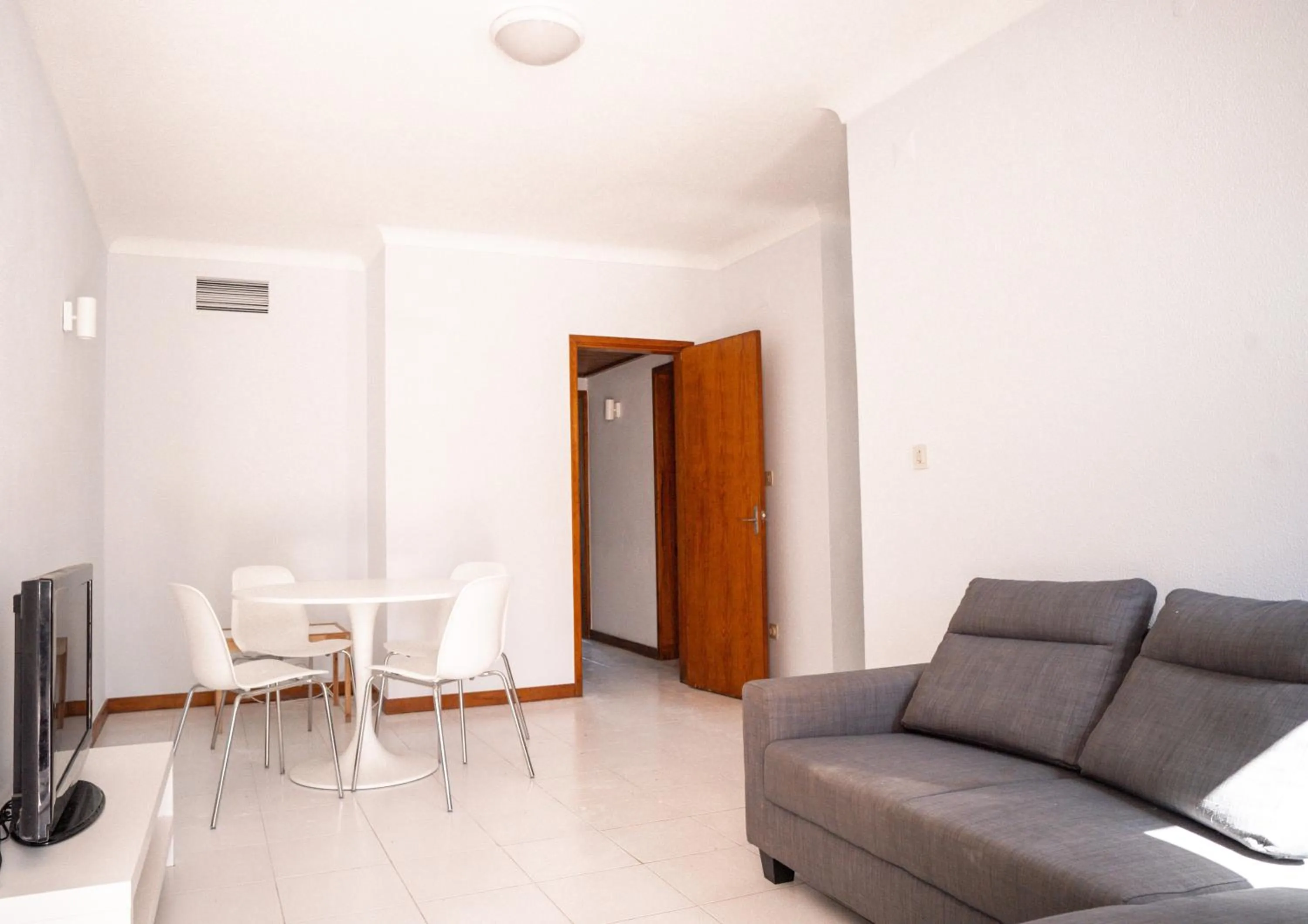 TV and multimedia in Apartamentos Honorio - Pool and Garden