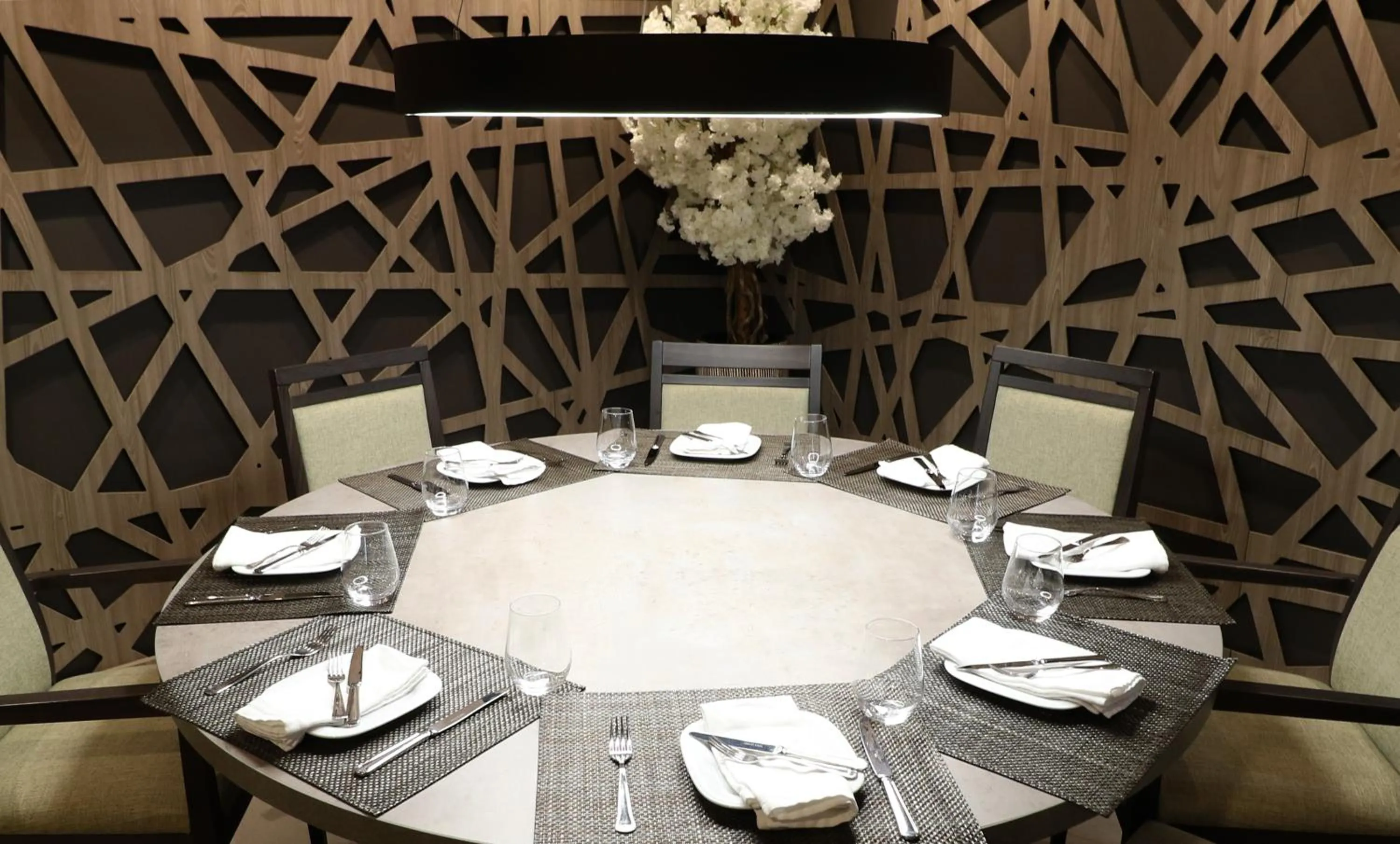 Restaurant/places to eat in Apartamentos Honorio - Pool and Garden