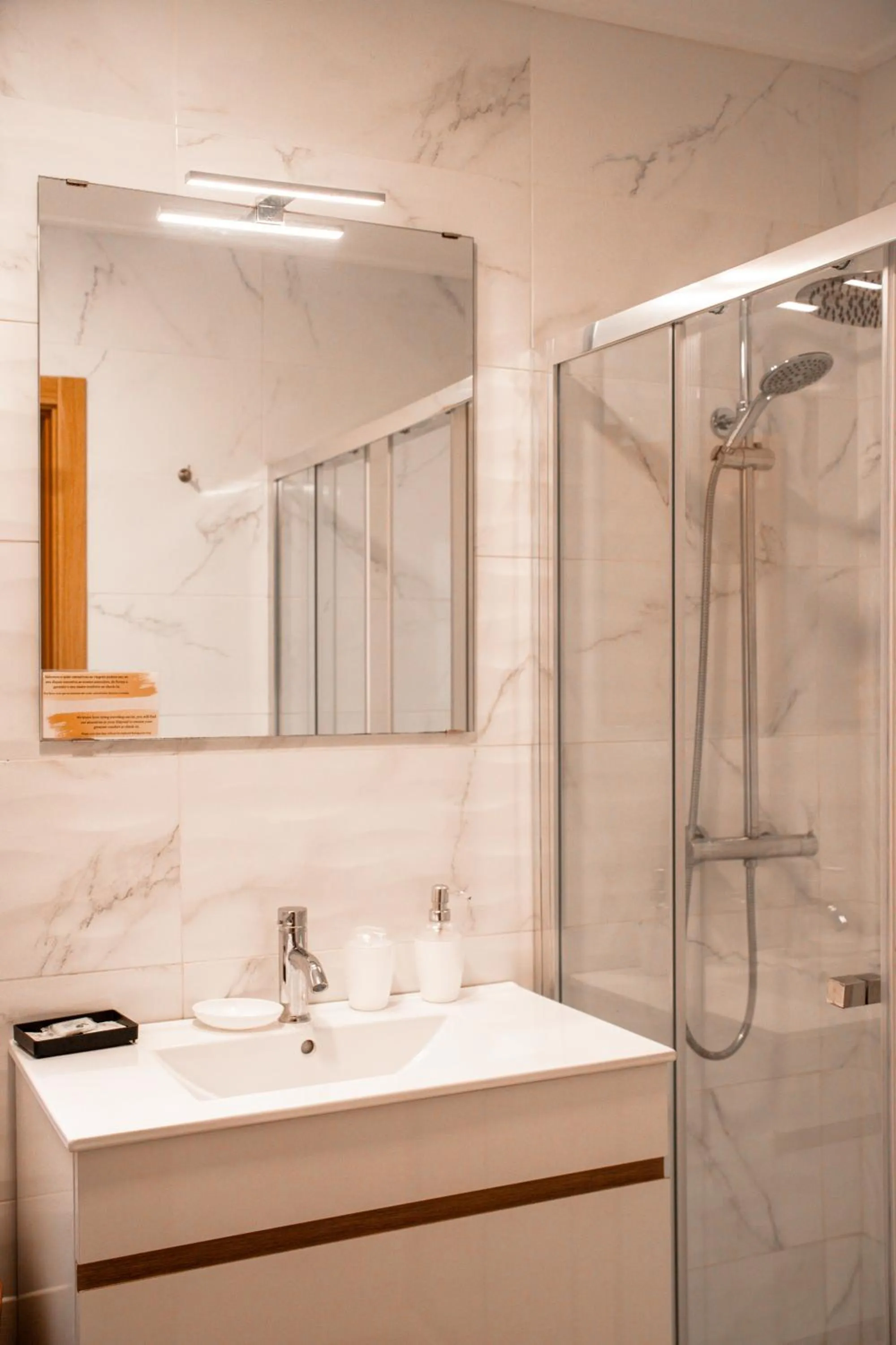 Shower in Apartamentos Honorio - Pool and Garden