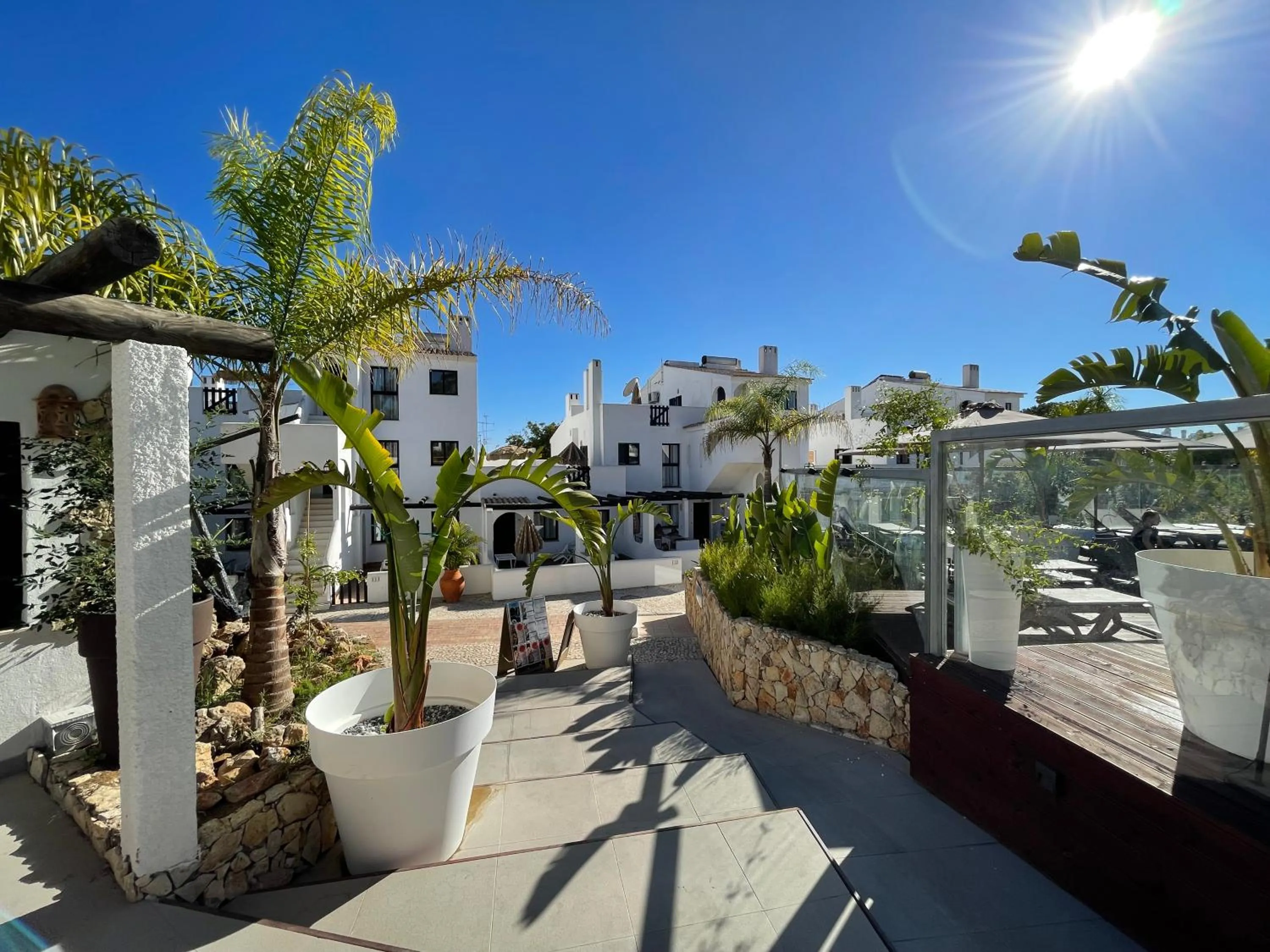 Patio in Apartamentos Honorio - Pool and Garden