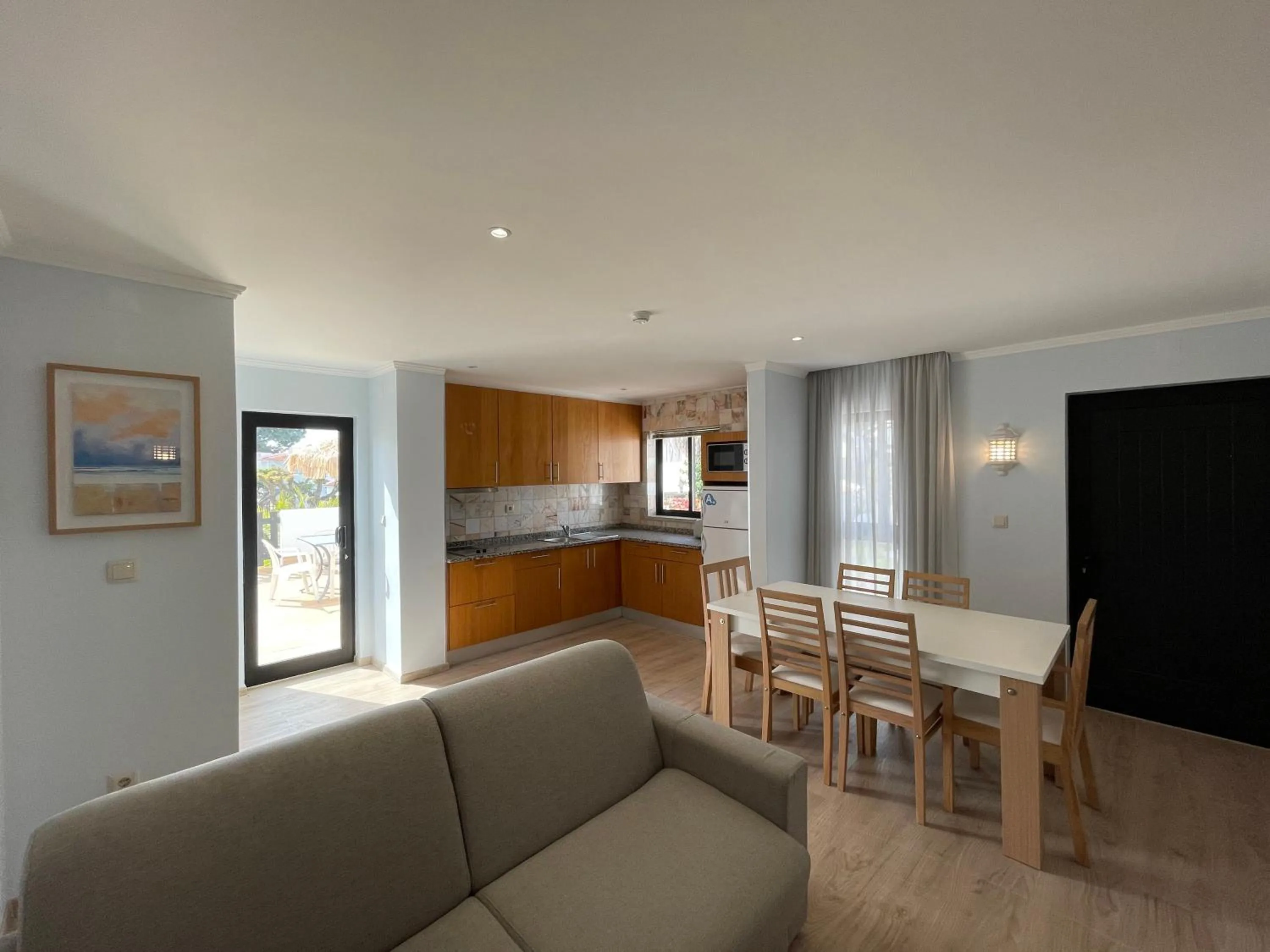 One-Bedroom Apartment in Apartamentos Honorio - Pool and Garden