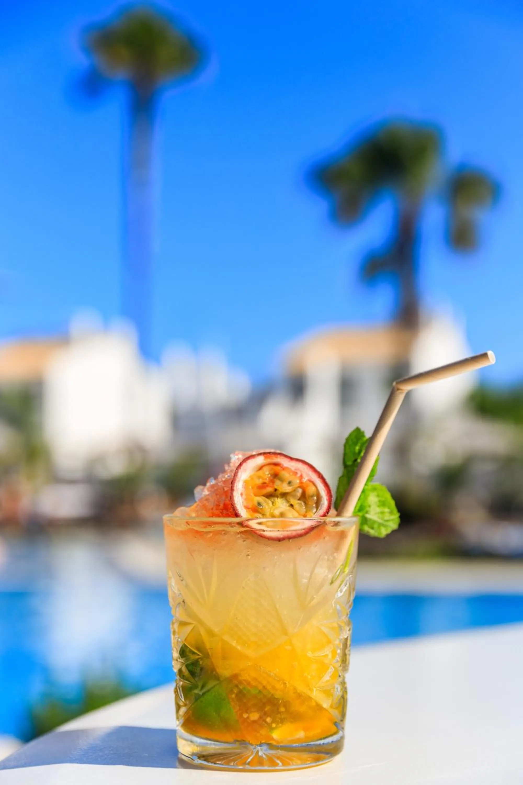 Restaurant/places to eat in Apartamentos Honorio - Pool and Garden