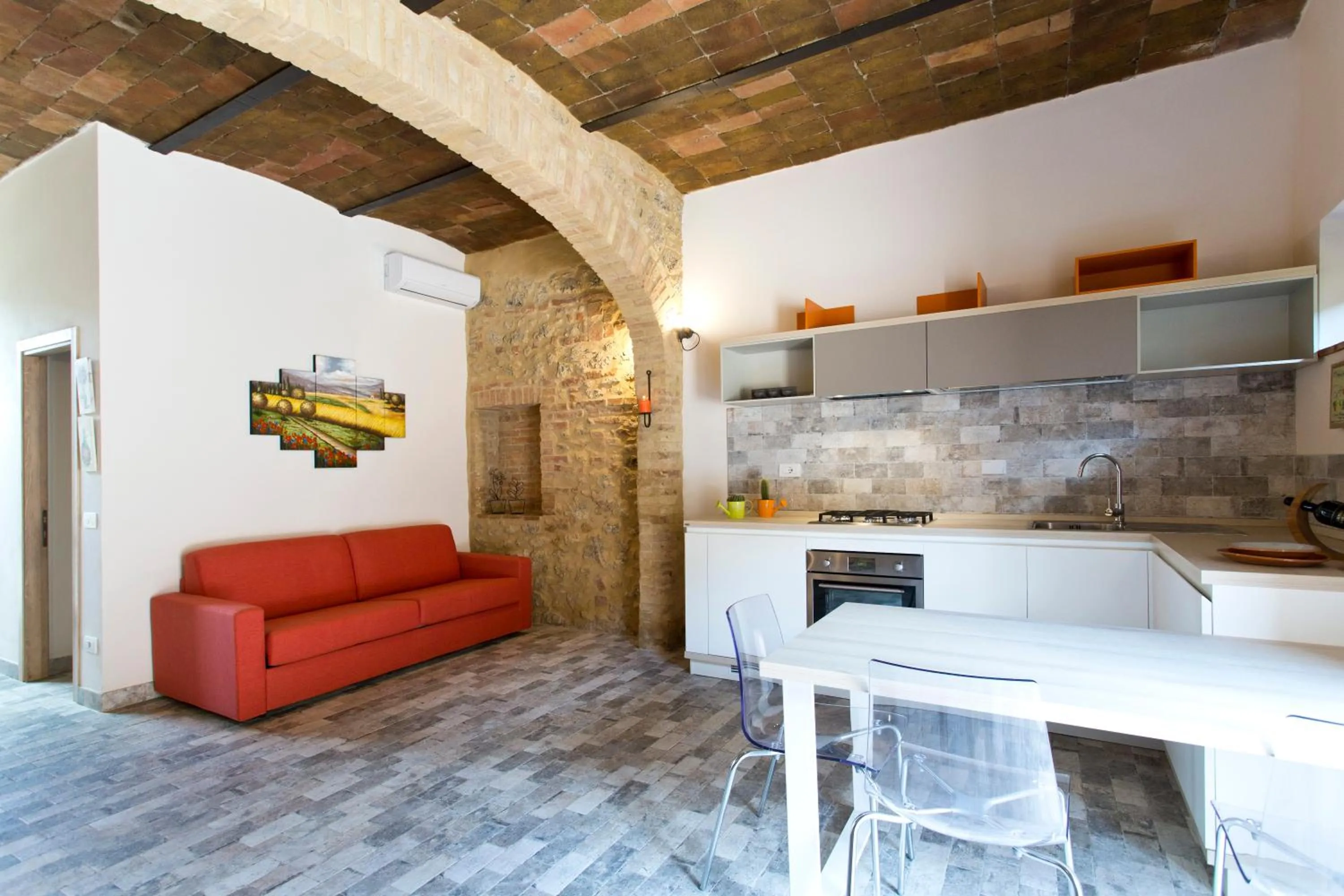 Photo of the whole room in Casale San Galgano