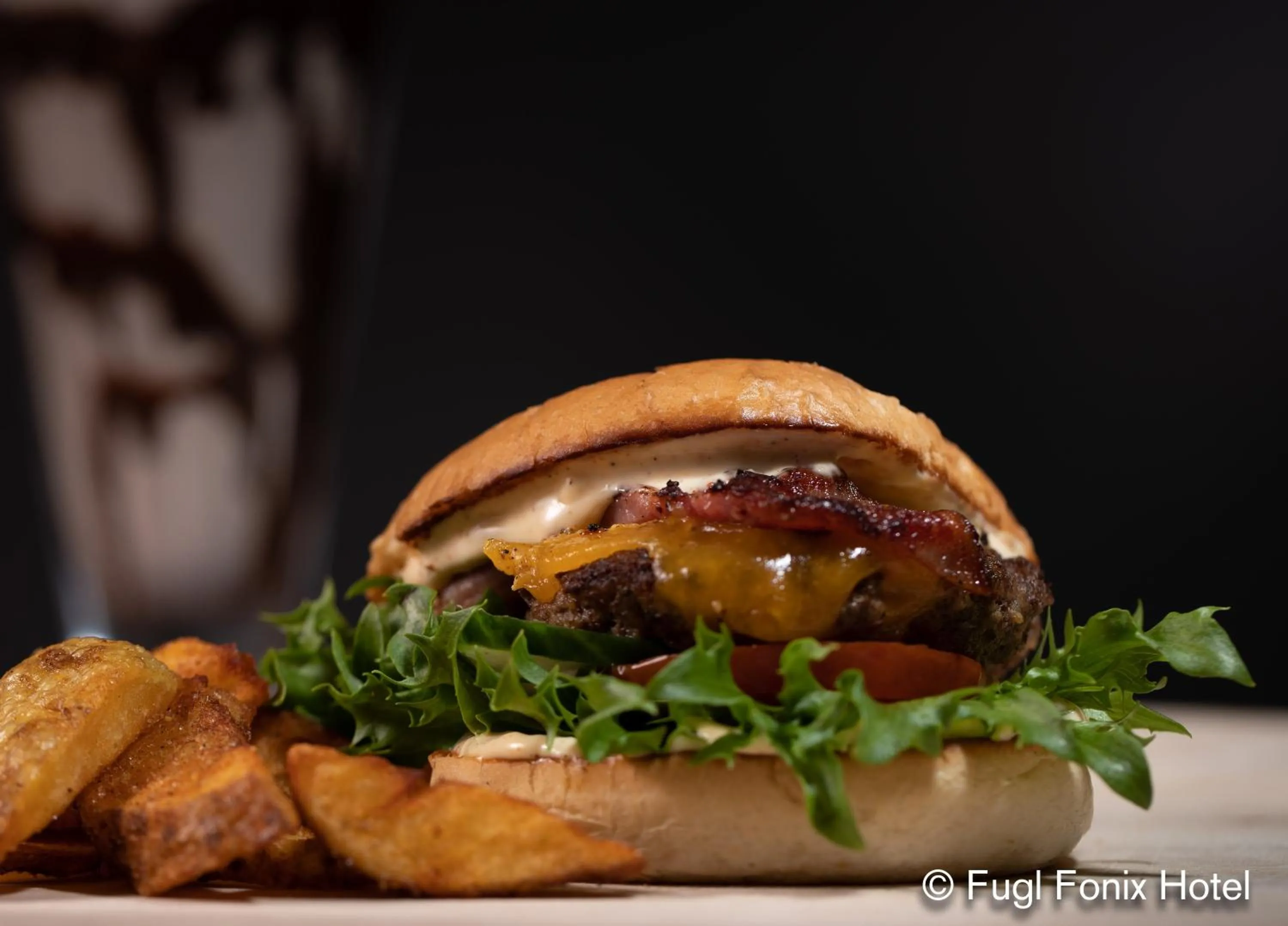 Restaurant/places to eat in Fugl Fønix Hotel