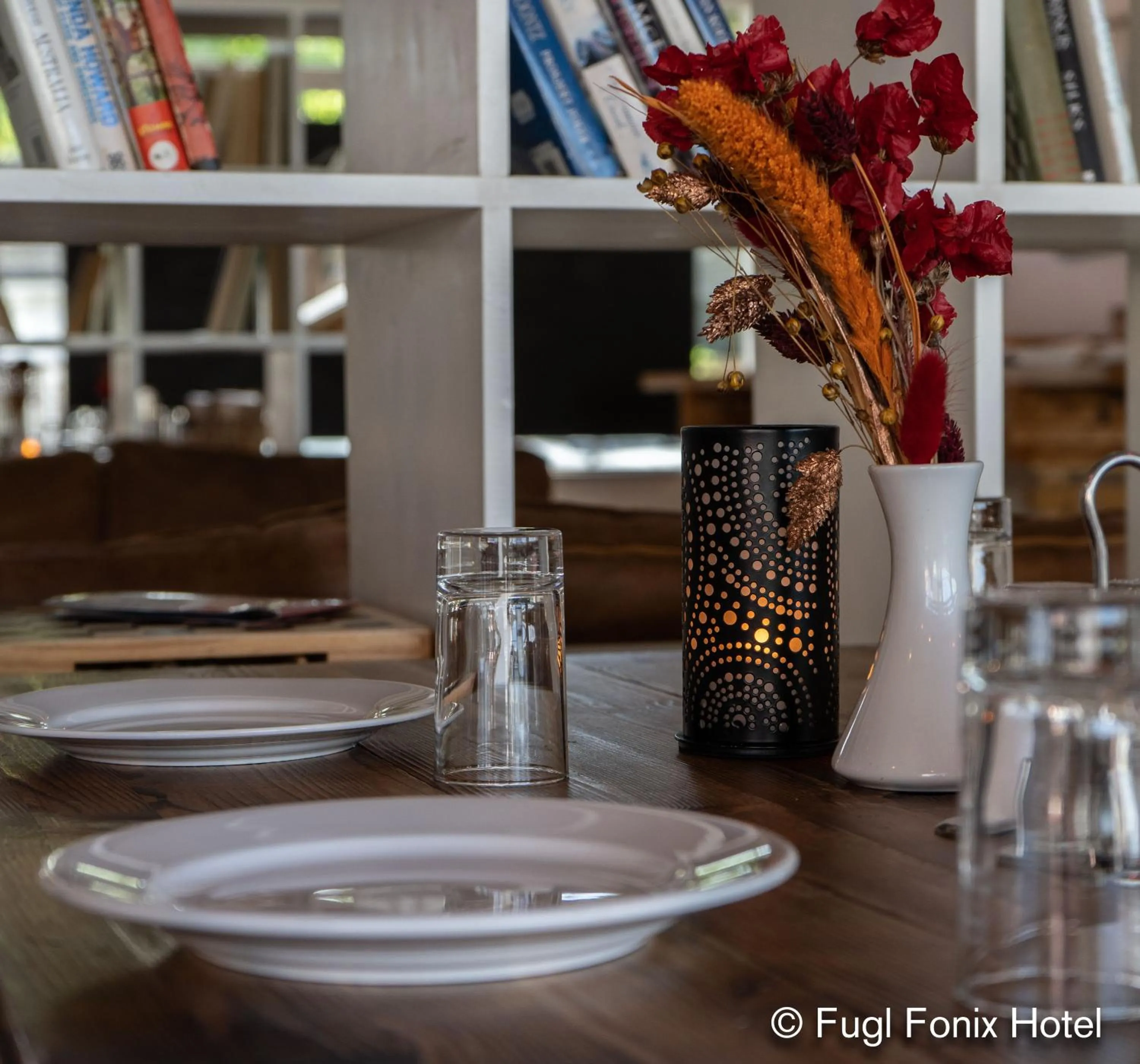 Restaurant/places to eat in Fugl Fønix Hotel