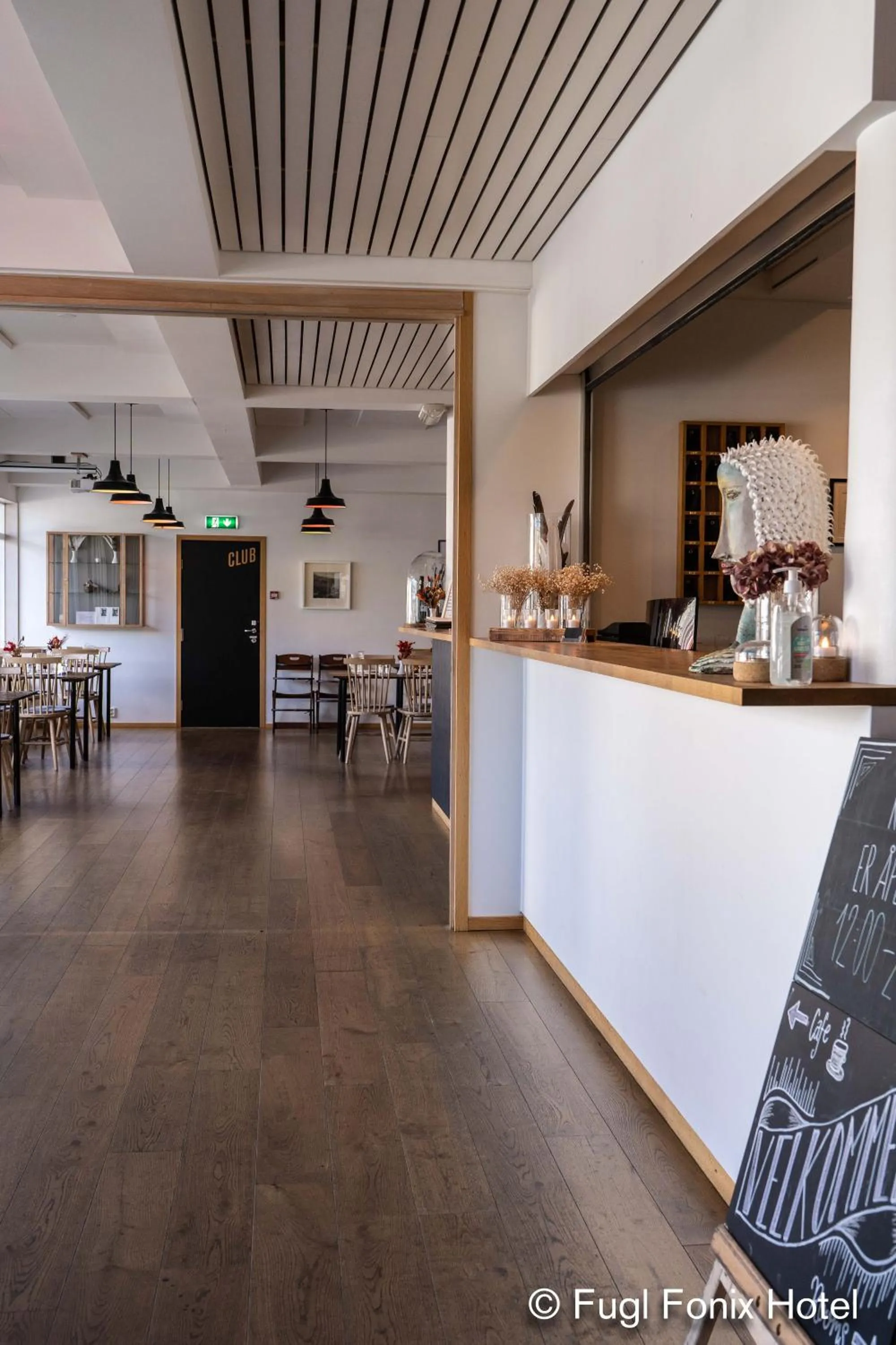 Restaurant/places to eat in Fugl Fønix Hotel