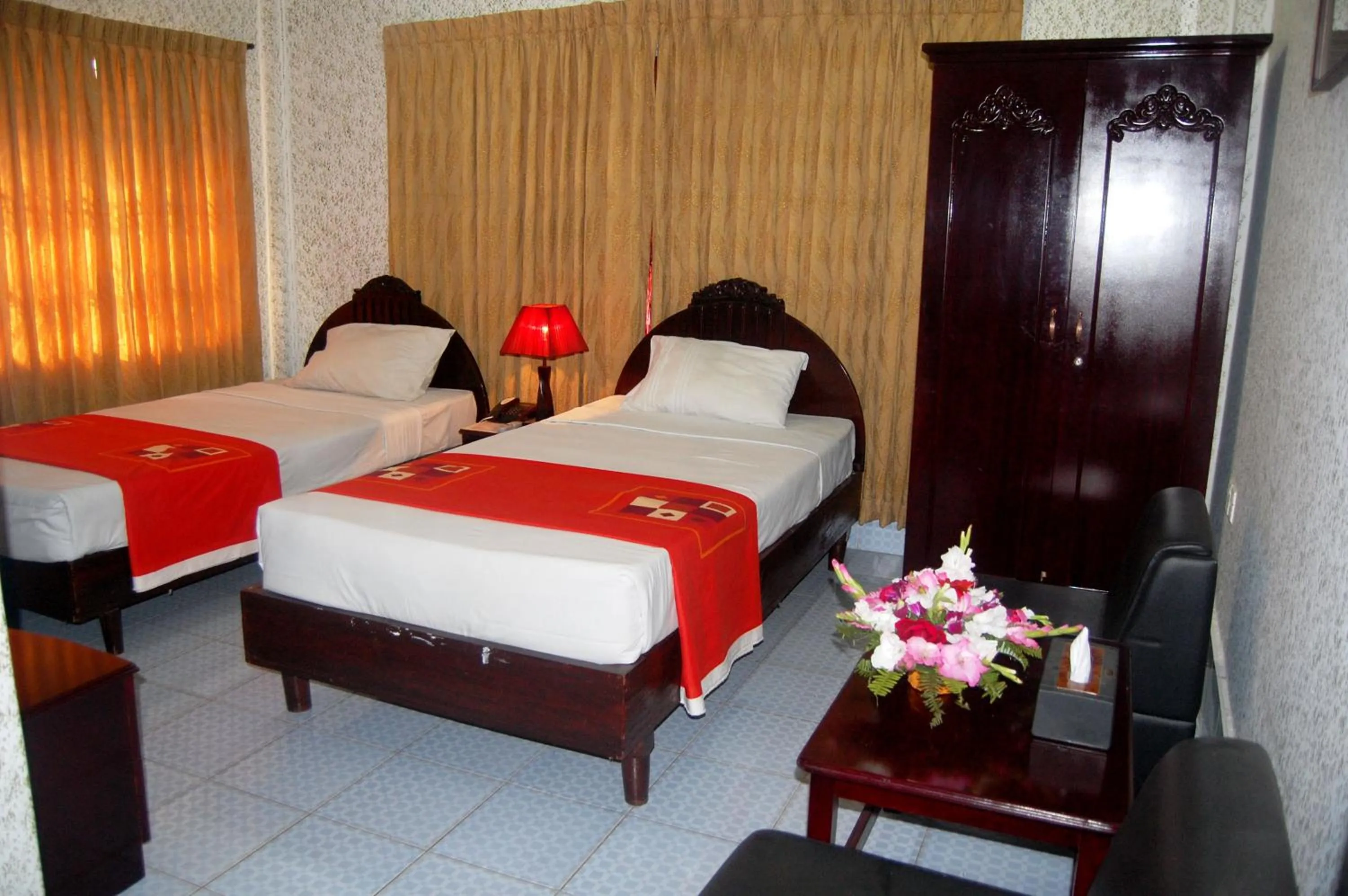 Deluxe Twin Room in Hotel Swiss Garden International