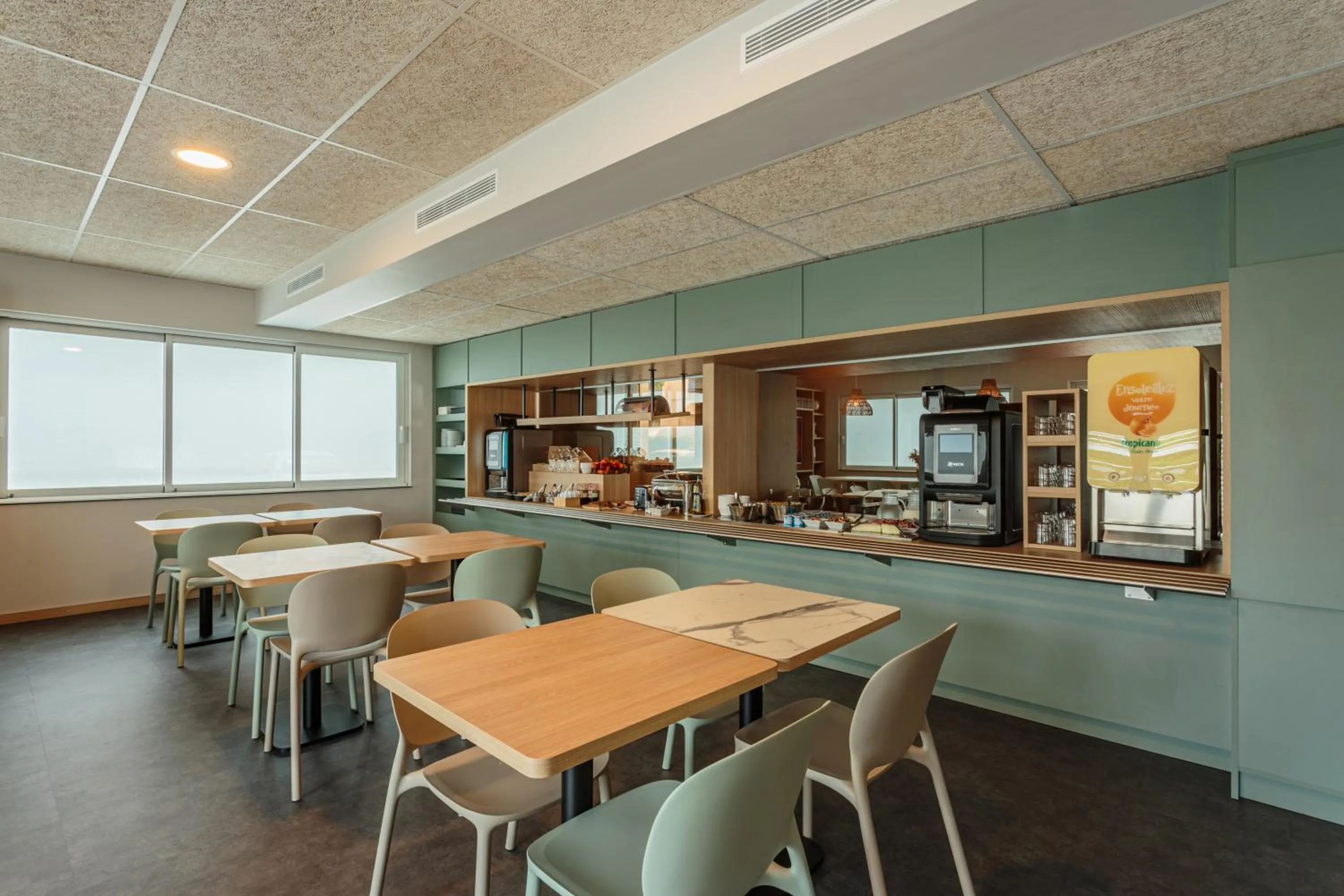 Coffee/tea facilities in Kyriad Anglet - Biarritz