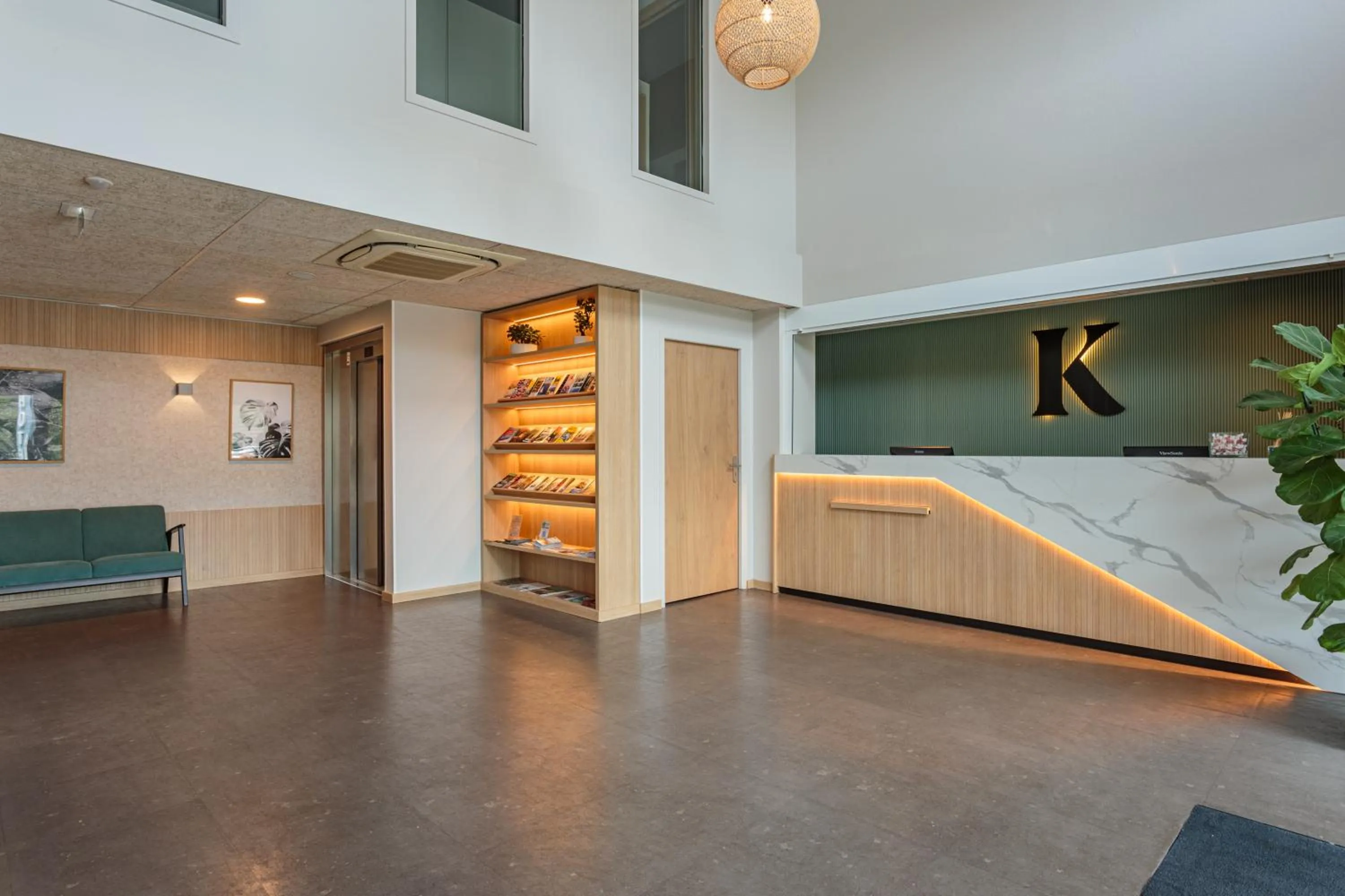 Lobby or reception in Kyriad Anglet - Biarritz