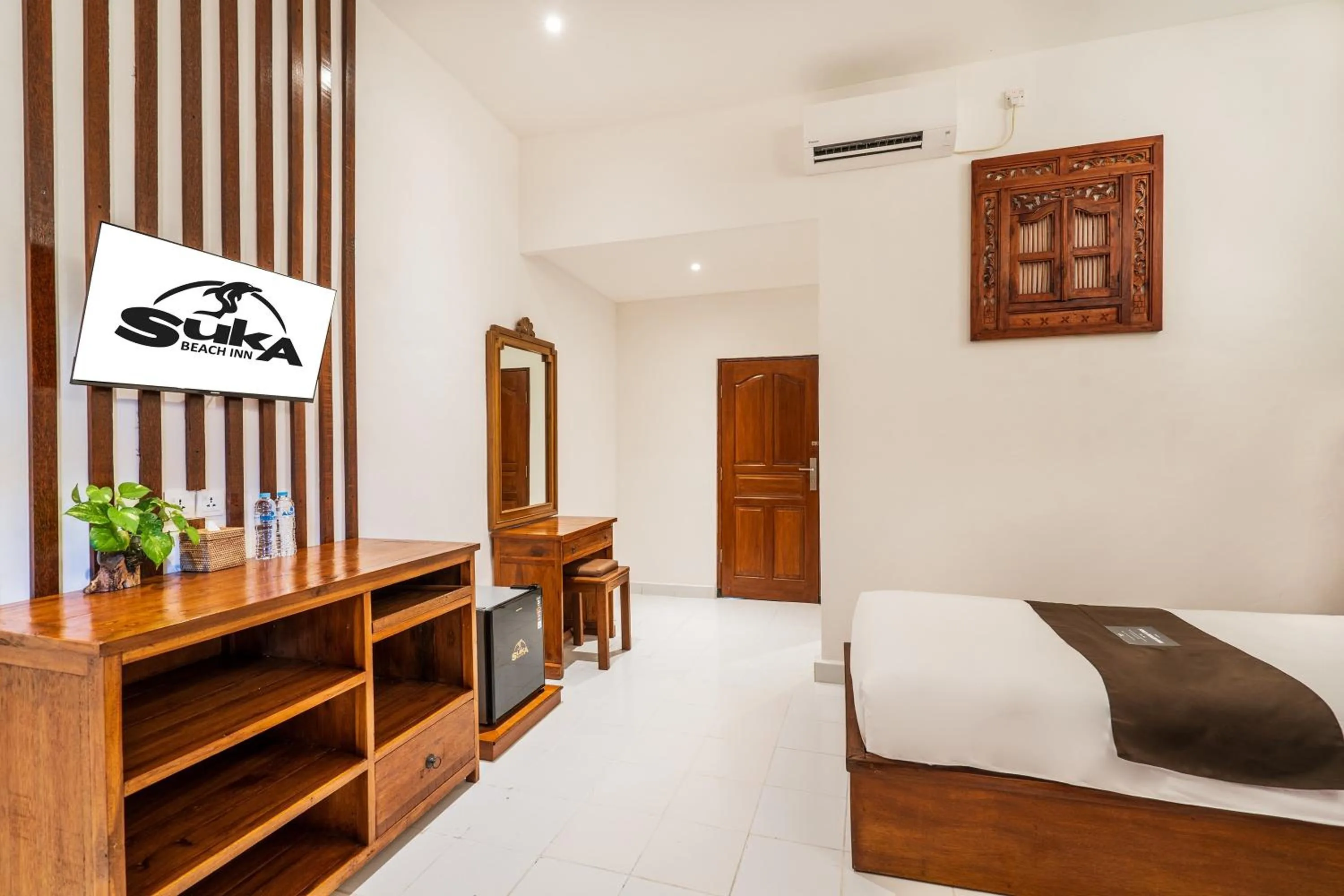 Bedroom, Bed in Suka Beach Inn