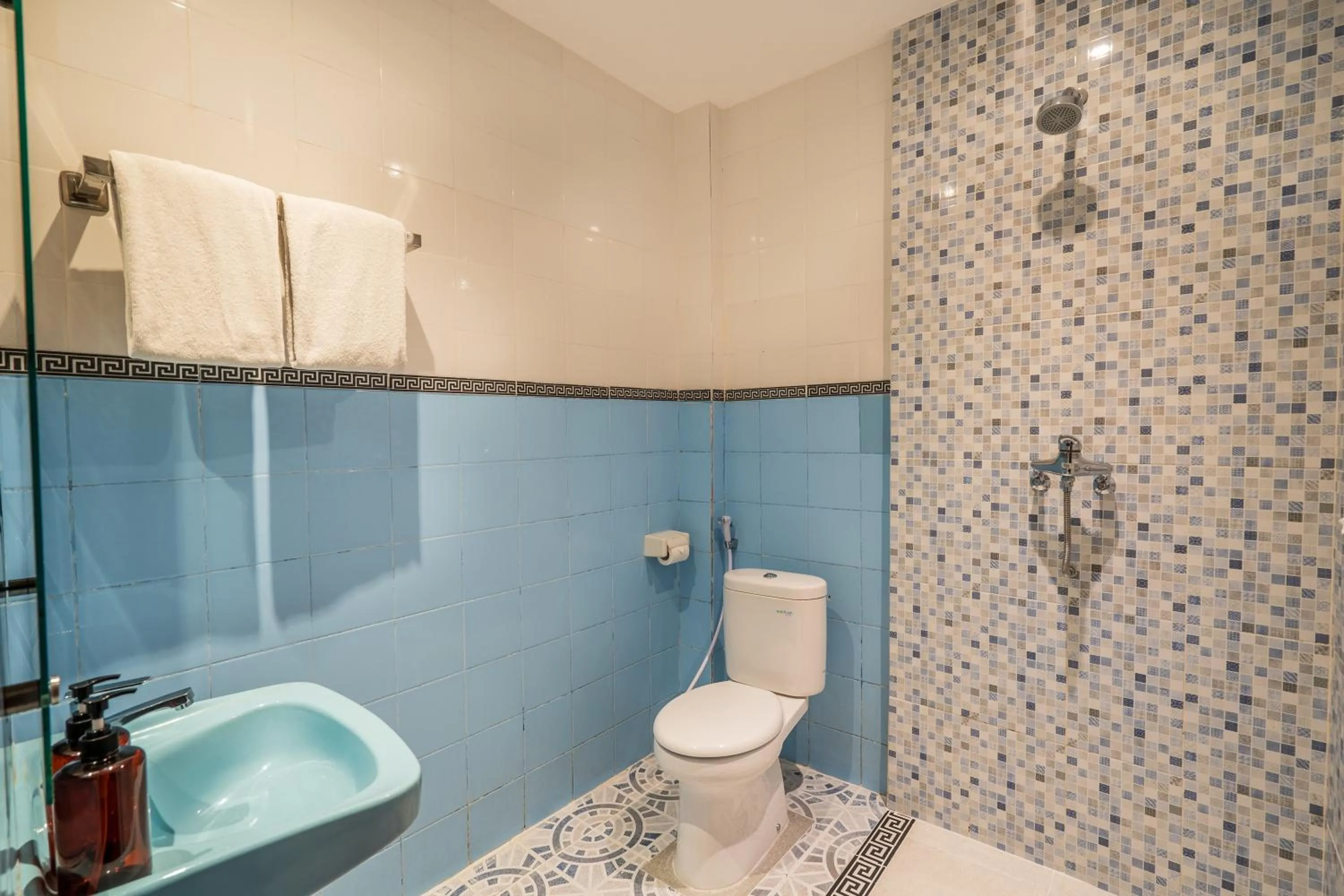 Bathroom in Suka Beach Inn