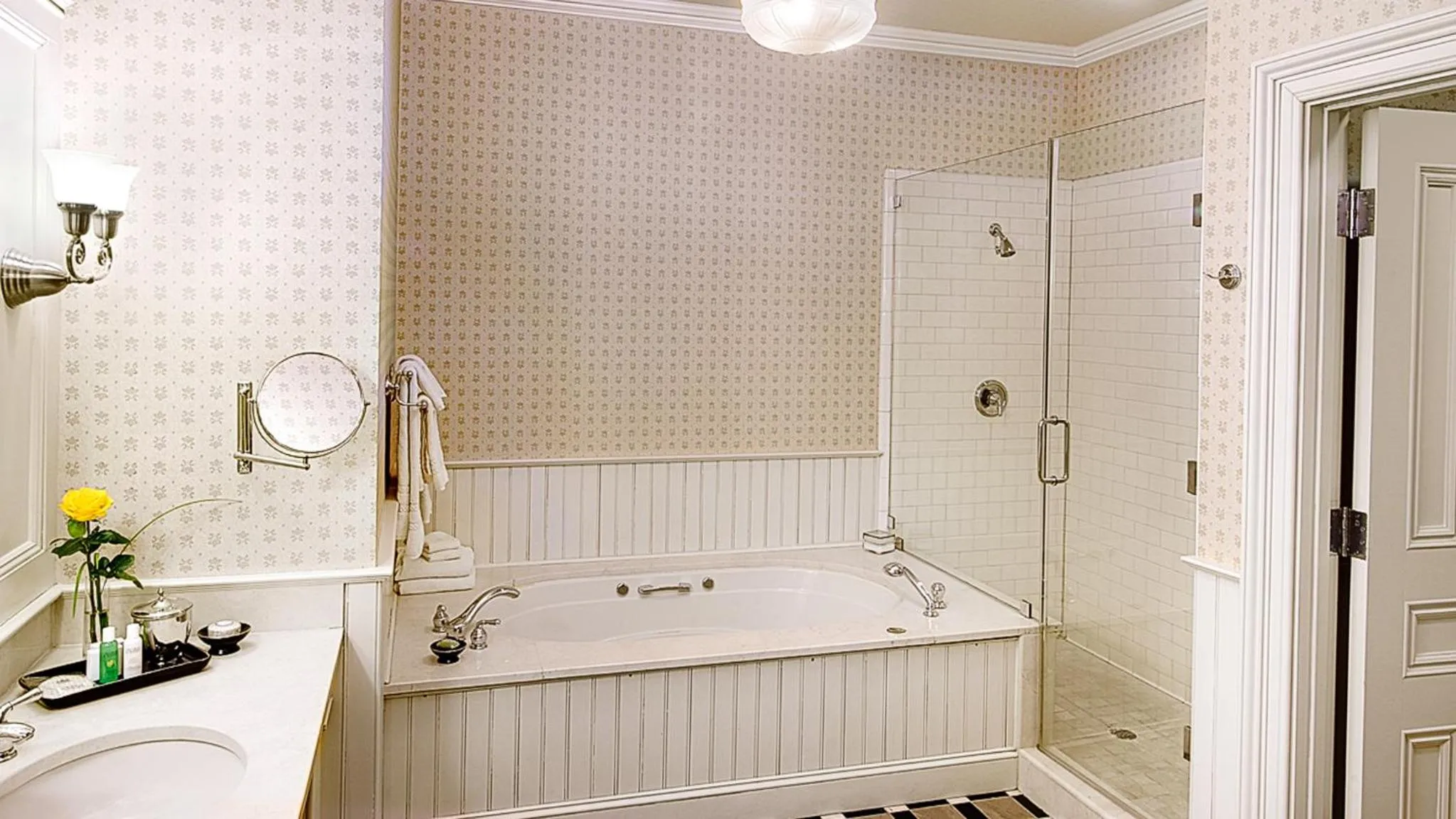 Shower in Wentworth Mansion