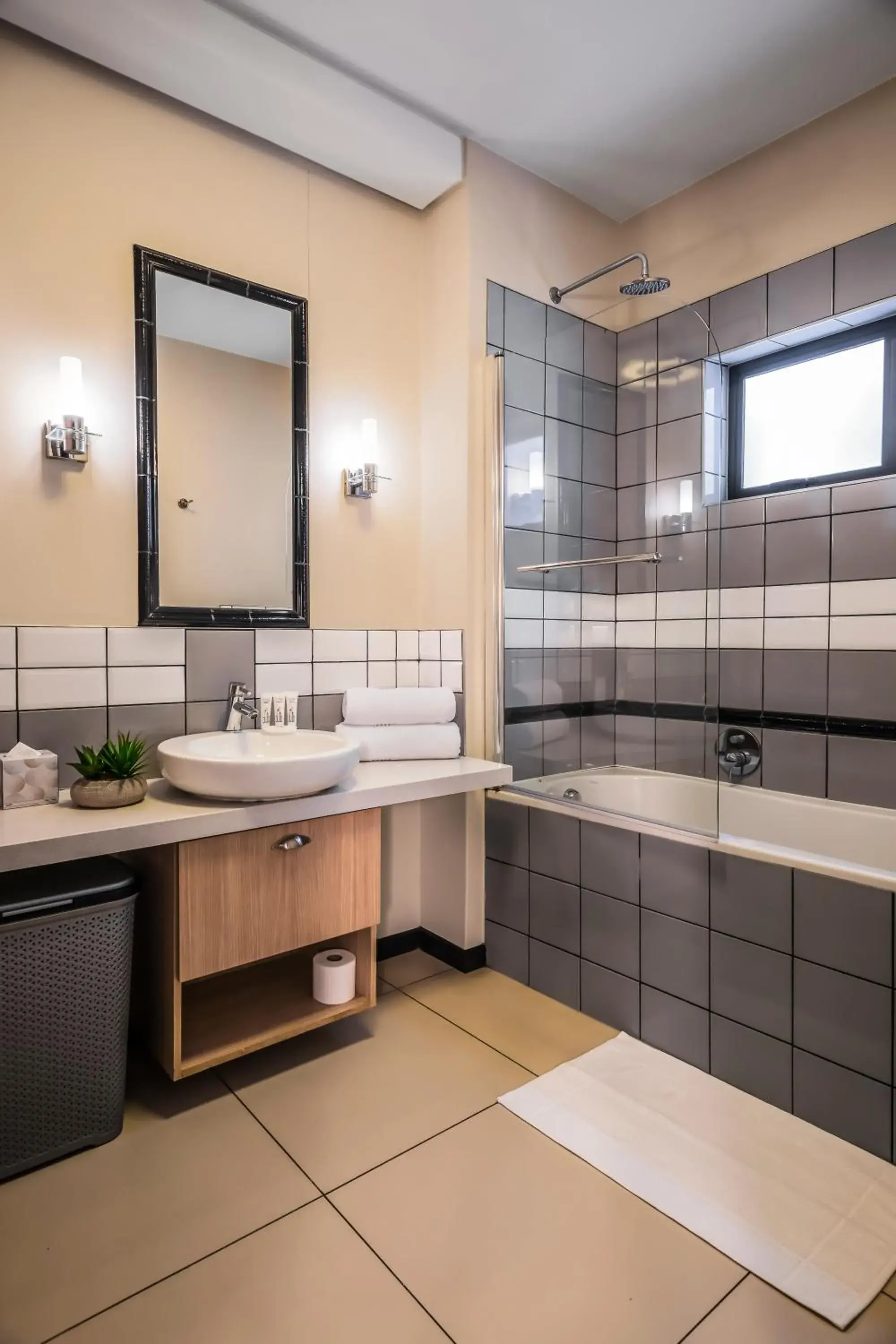 Deluxe Double Studio in CAG The Vantage Rosebank Deluxe Double Studio in CAG The Vantage Rosebank