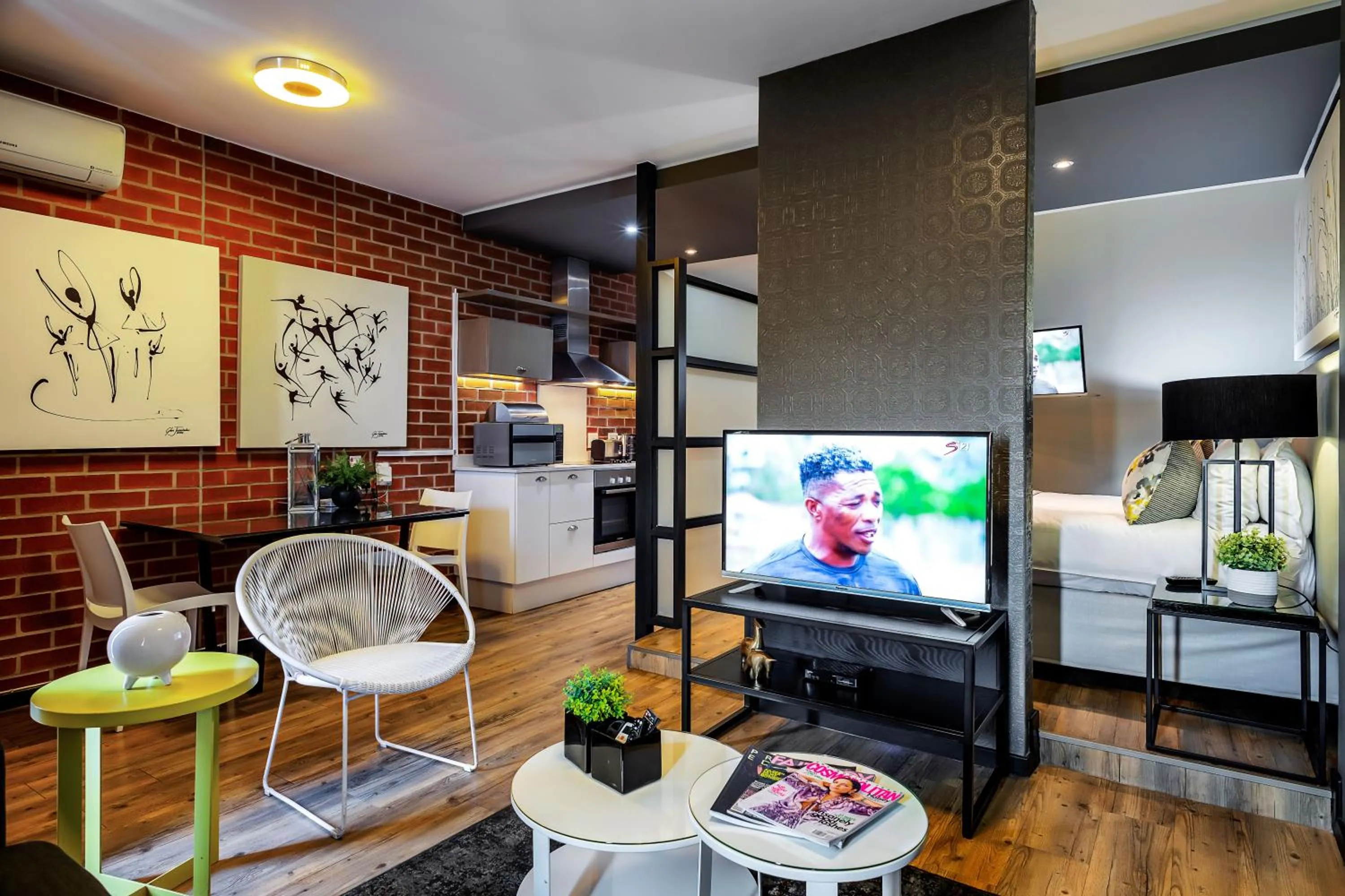 TV and multimedia, Bed in CAG The Vantage Rosebank
