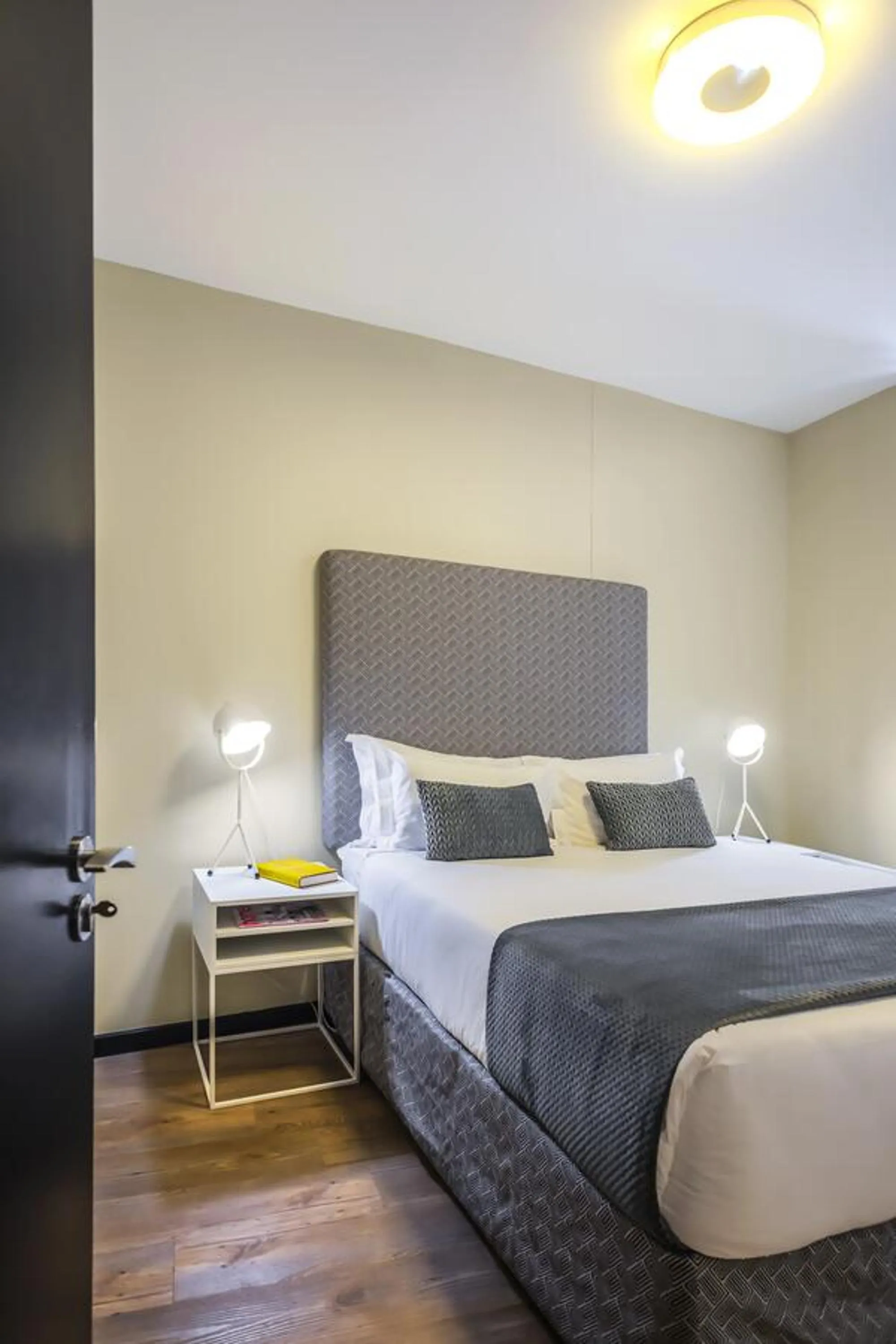 Bed in CAG The Vantage Rosebank