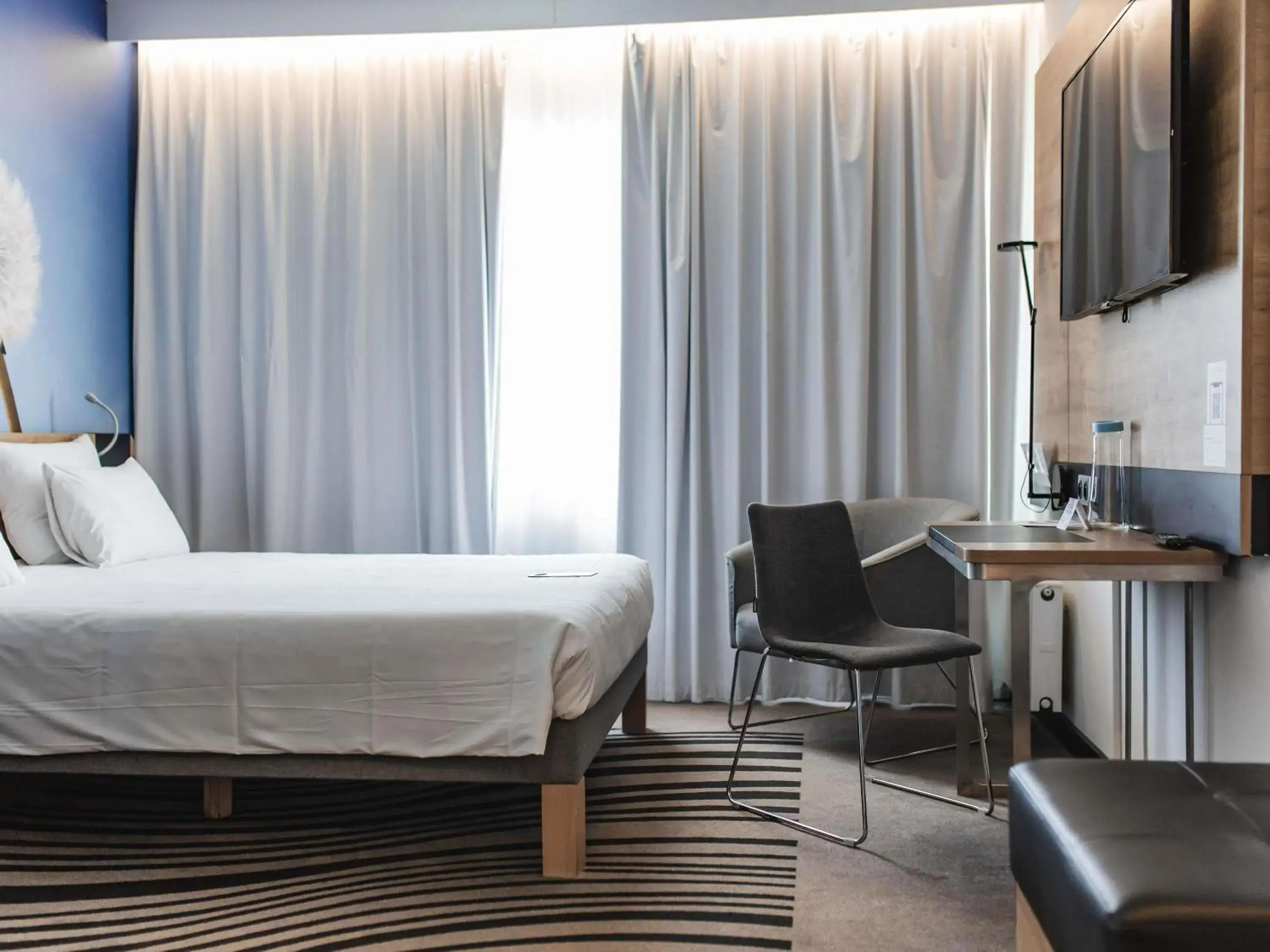 Superior Room with One Double Bed in Novotel Wrocław Centrum Superior Room with One Double Bed in Novotel Wrocław Centrum