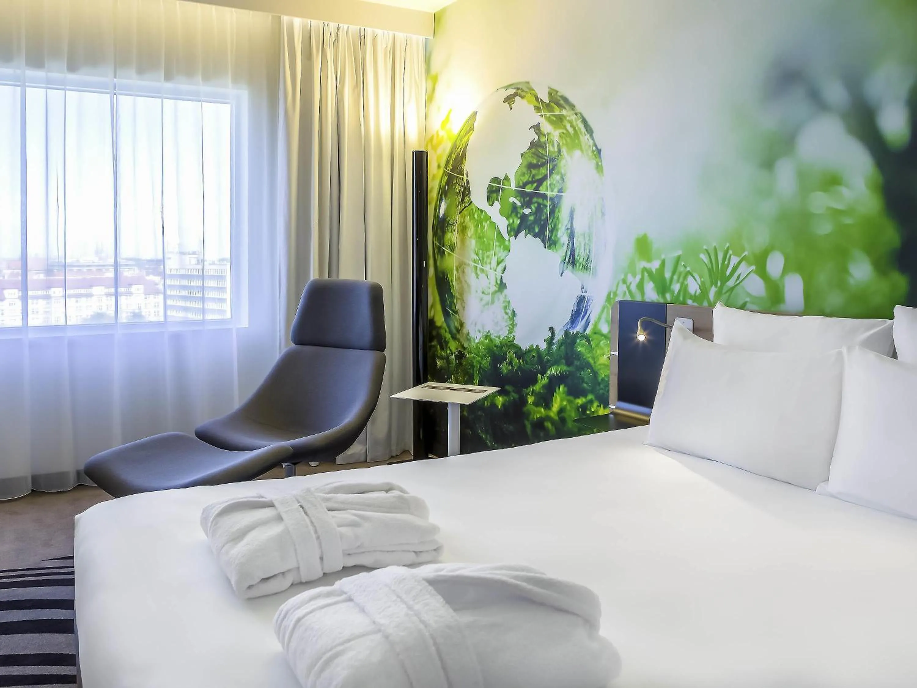 Bedroom, Bed in Novotel Wrocław Centrum