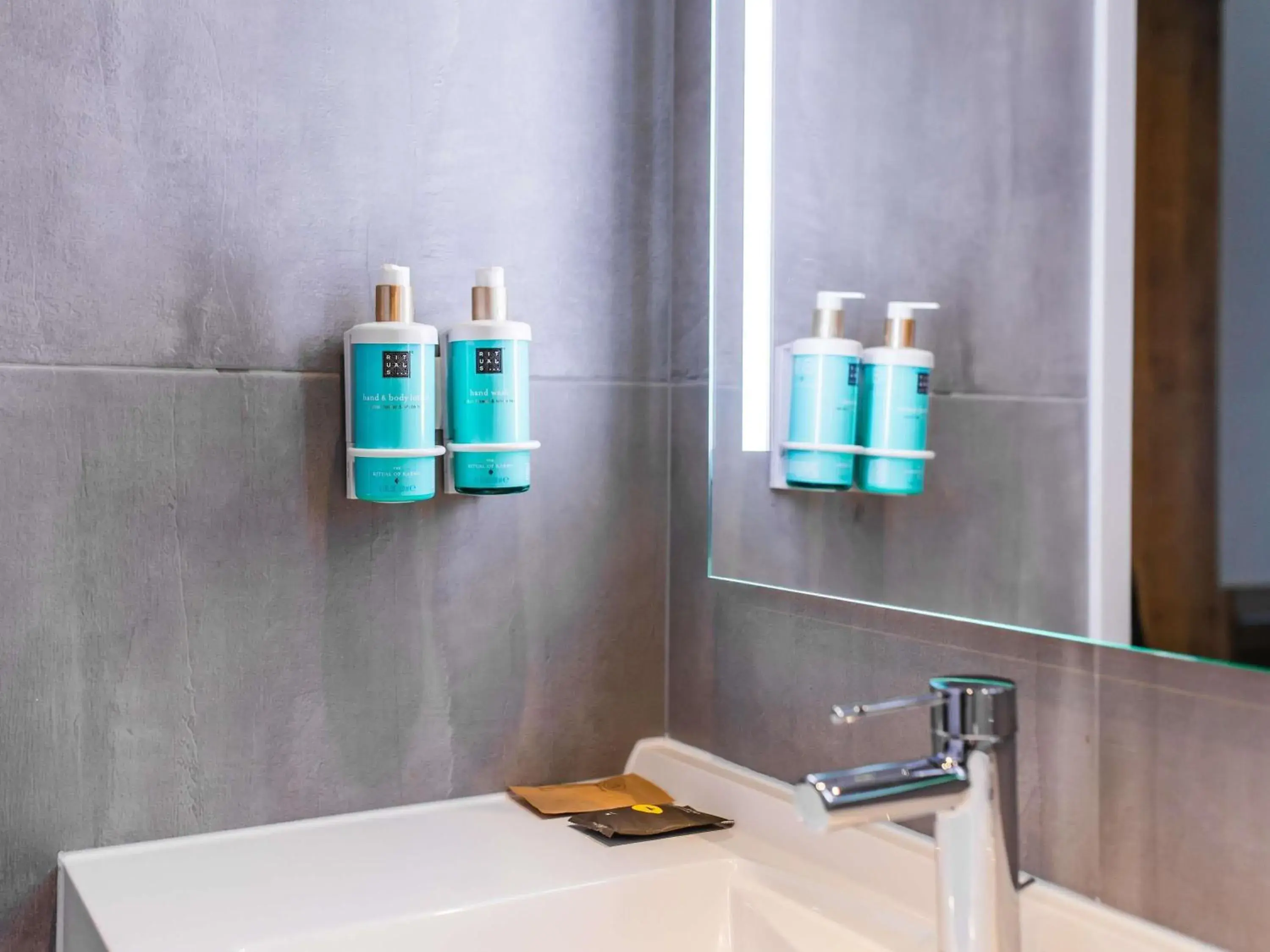 Executive Double Room with Queen Bed in Novotel Wrocław Centrum Executive Double Room with Queen Bed in Novotel Wrocław Centrum