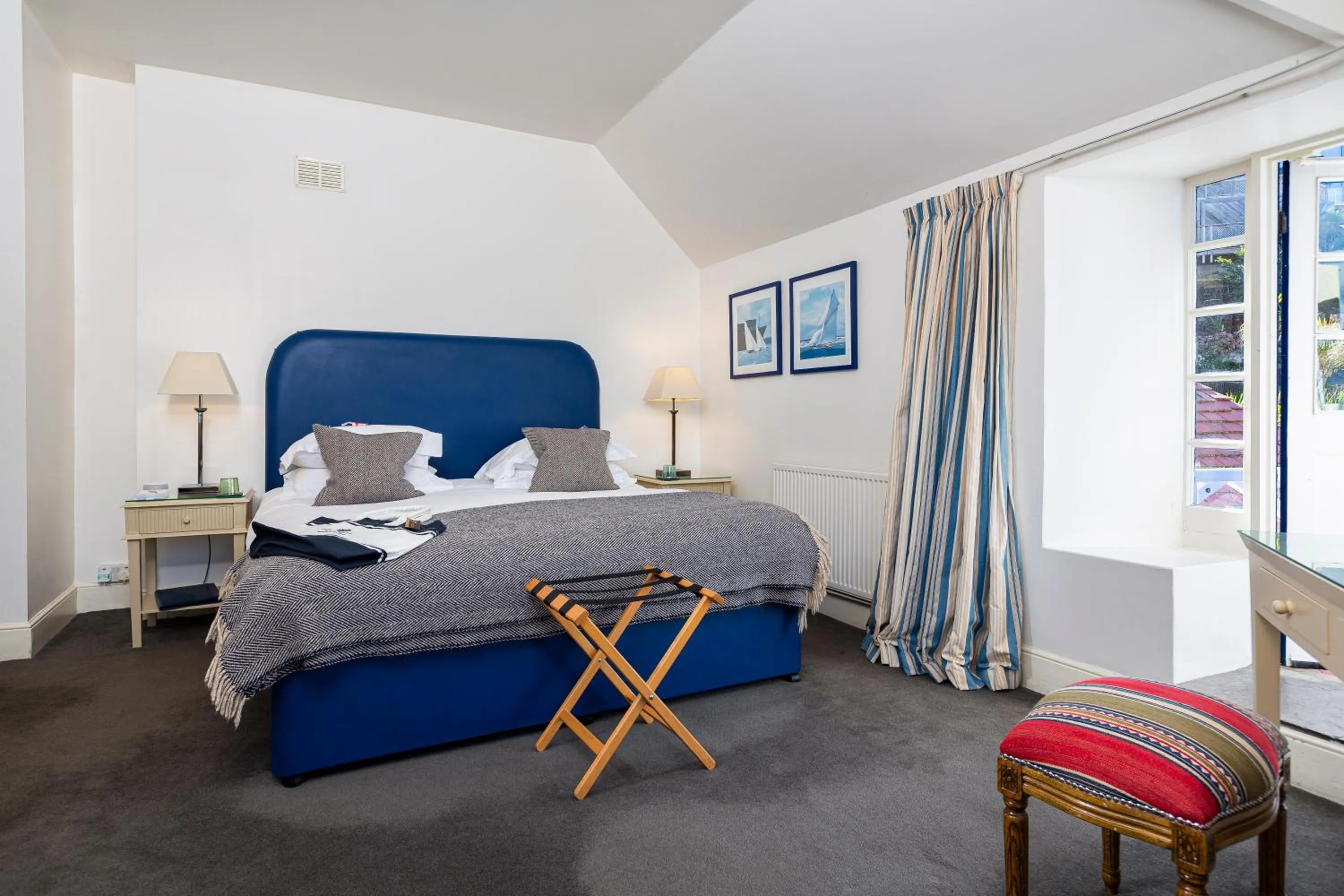 Bed in Cary Arms & Spa