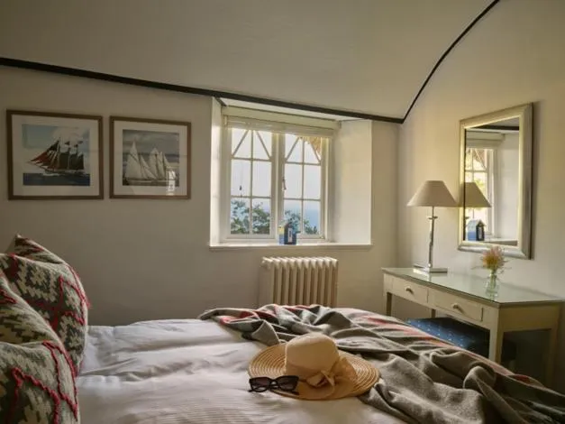 Bed in Cary Arms & Spa