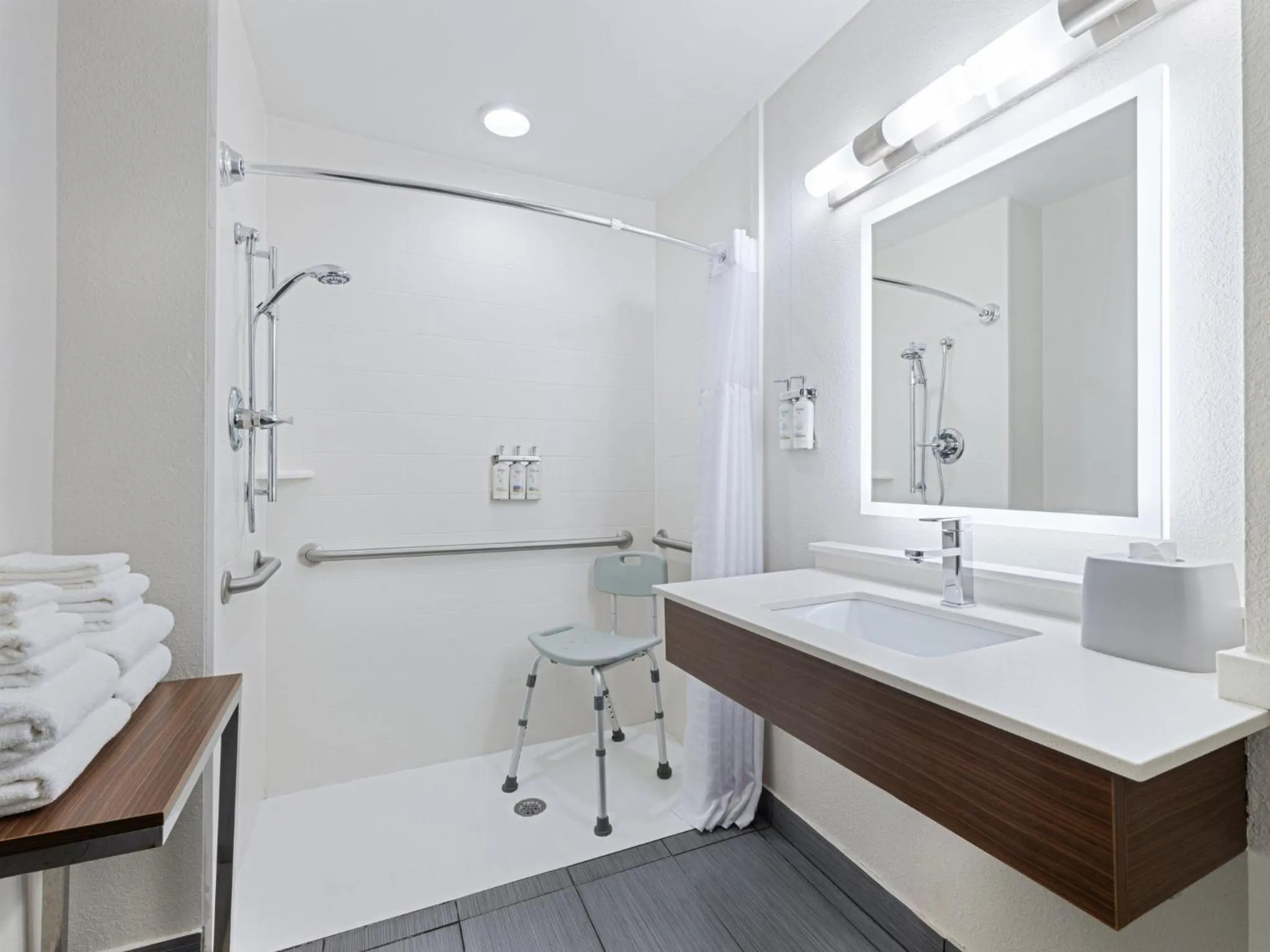 Bathroom in Holiday Inn Express & Suites Augusta West - Ft Gordon Area by IHG