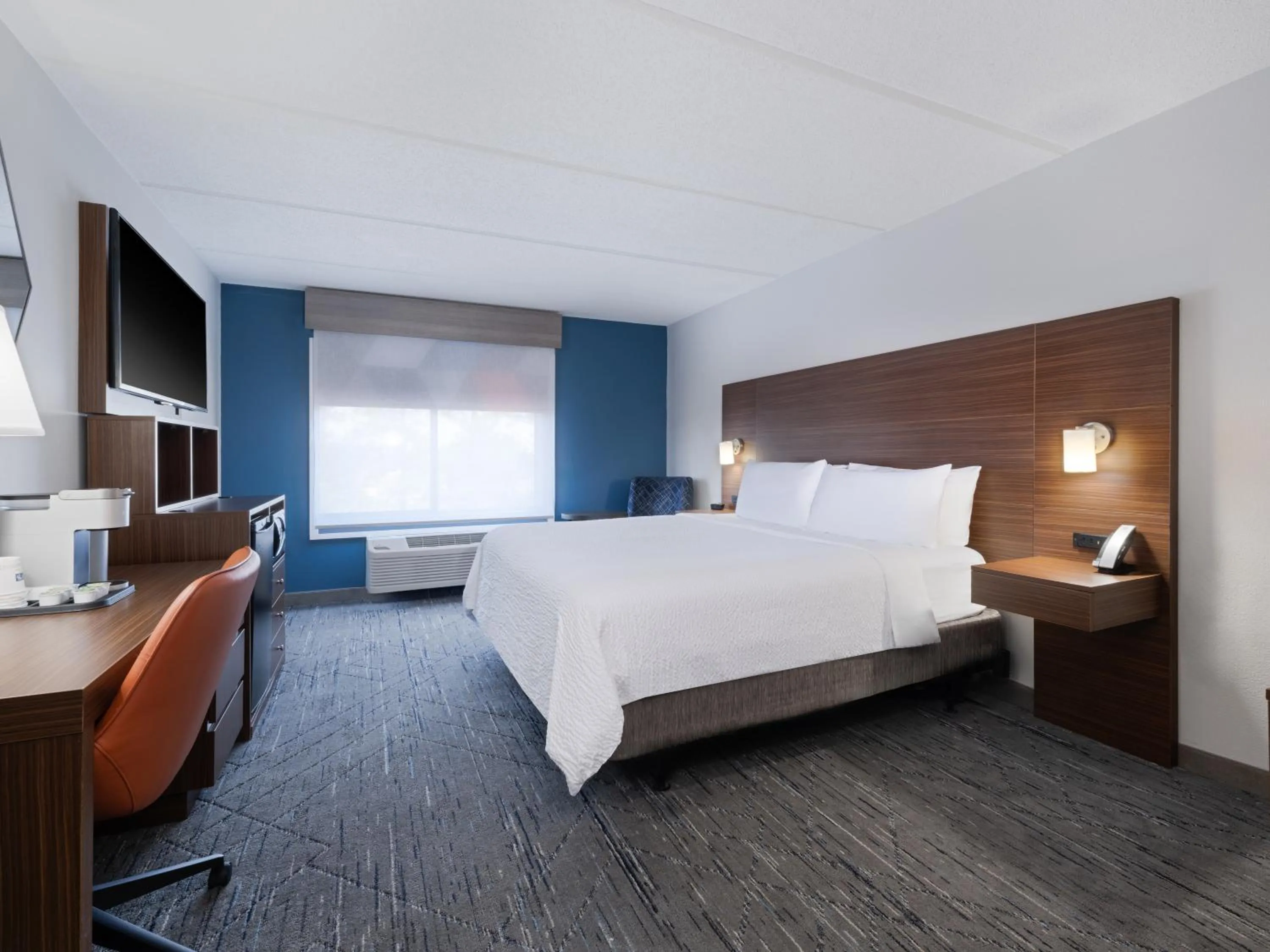 Bed in Holiday Inn Express & Suites Augusta West - Ft Gordon Area by IHG