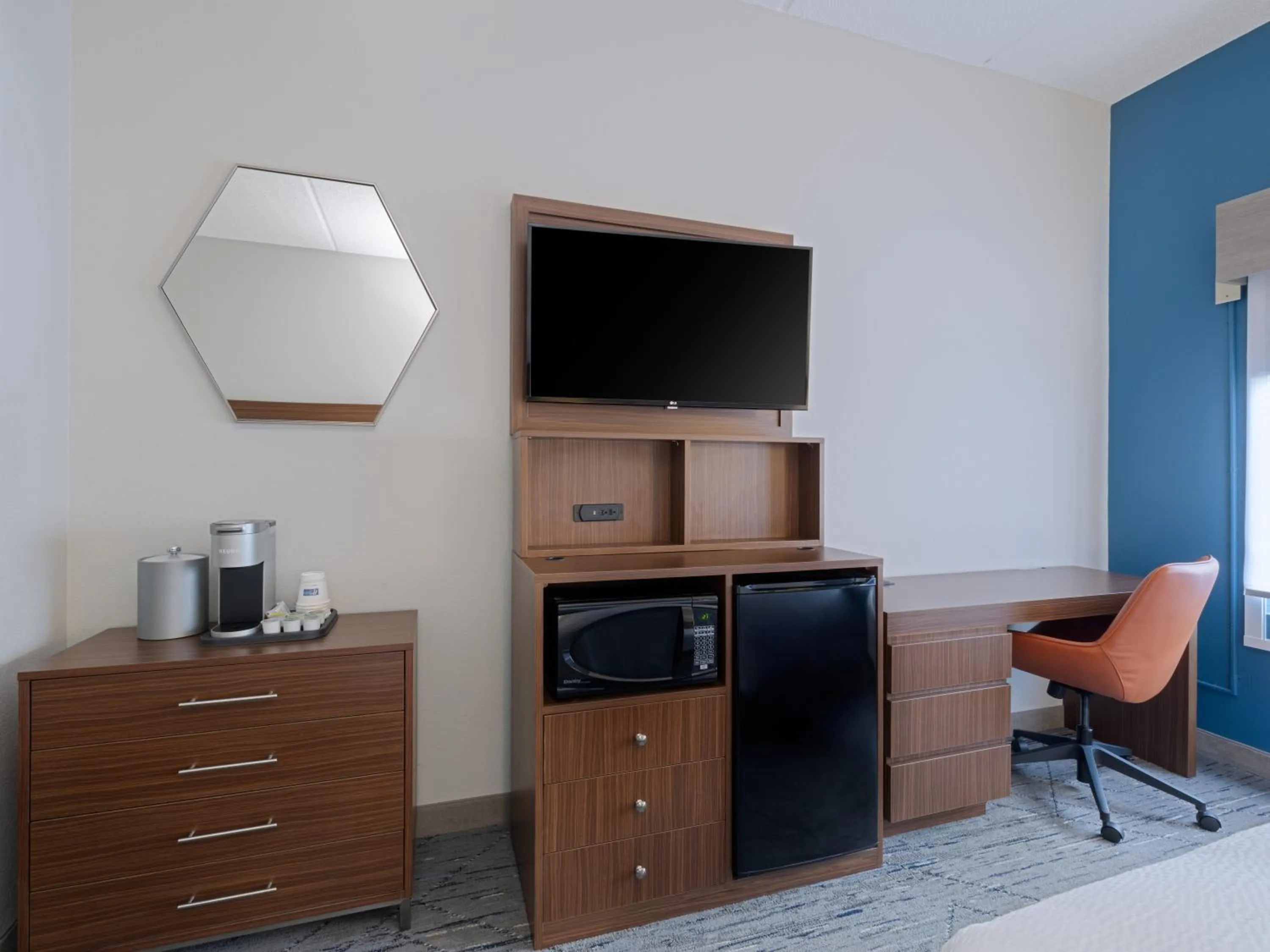 Bed in Holiday Inn Express & Suites Augusta West - Ft Gordon Area by IHG