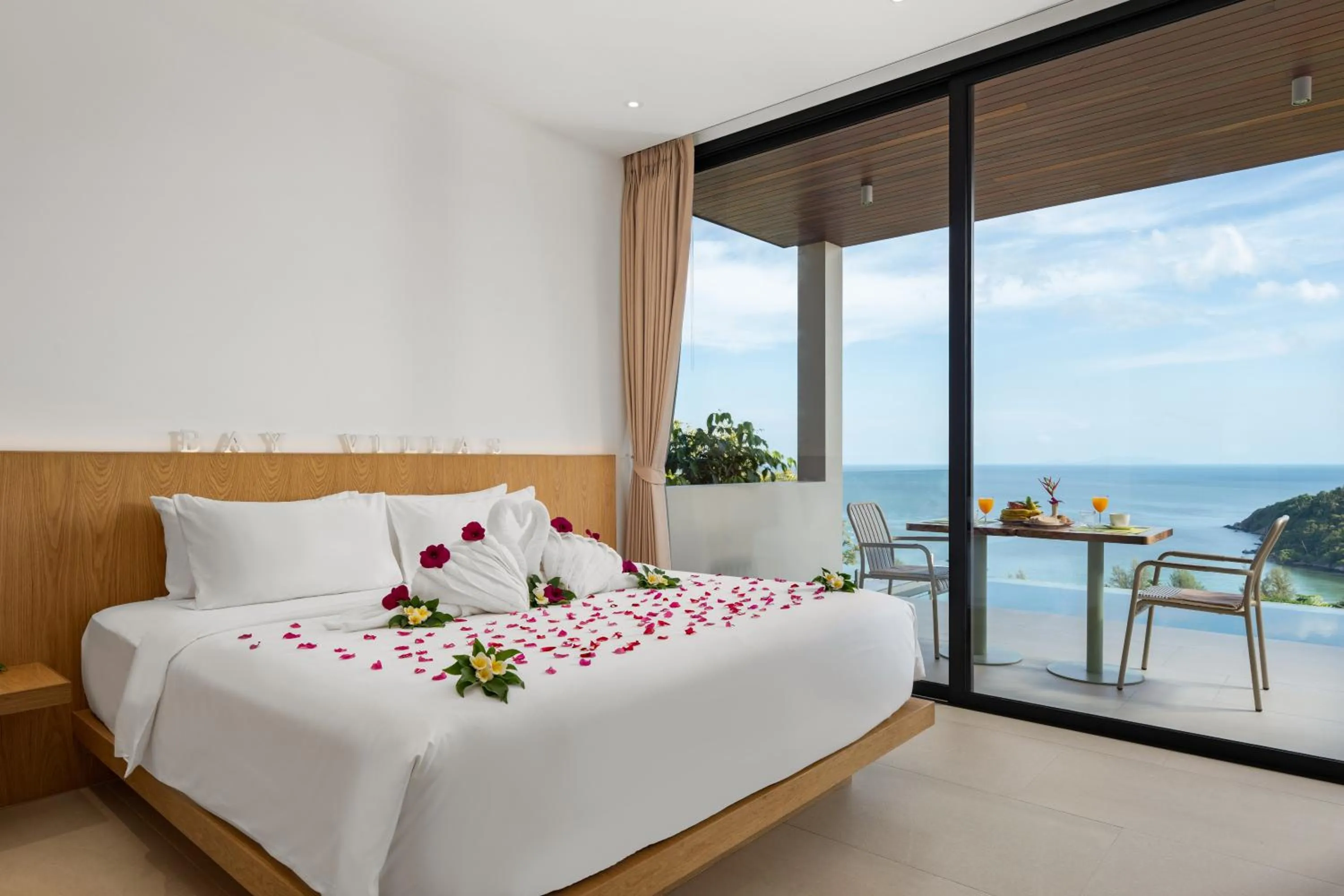 Bed in Bay Villas Koh Phangan